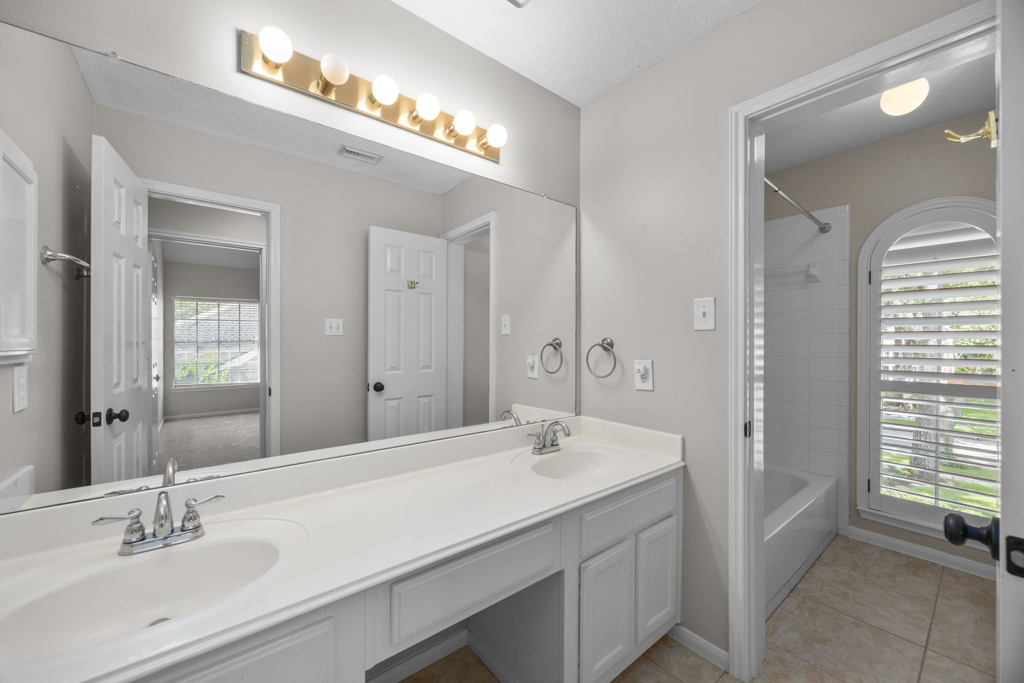 9015 Rhapsody Lane Property Photo 30
