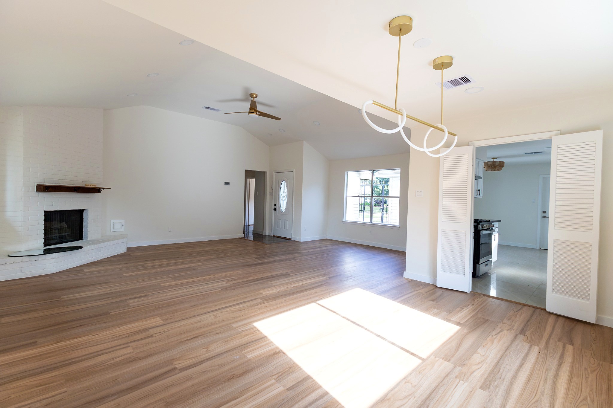16003 Cerca Blanca Drive Property Photo 7