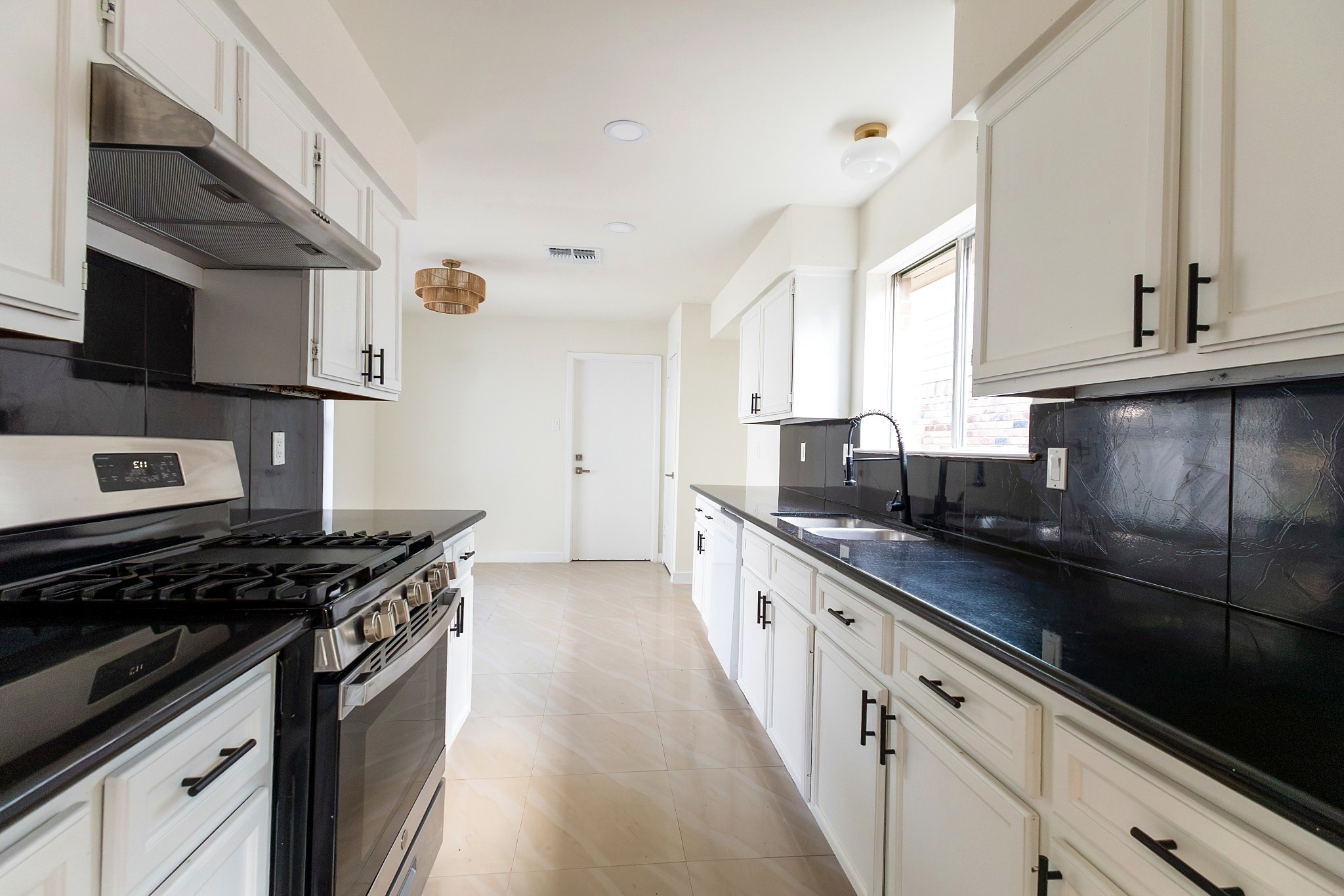 16003 Cerca Blanca Drive Property Photo 8