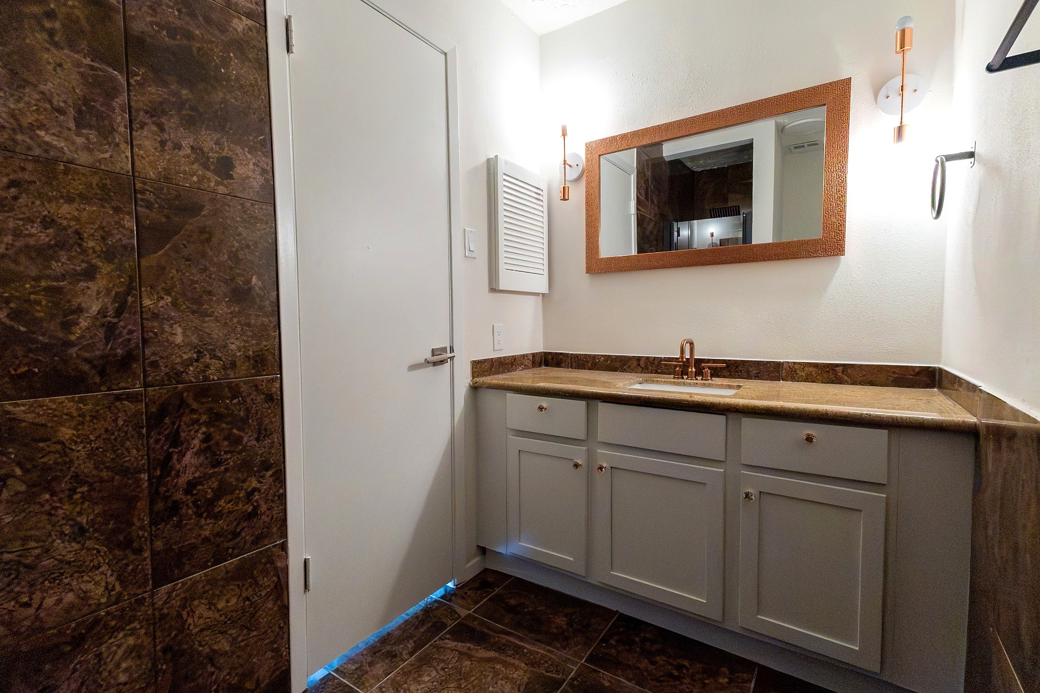 16003 Cerca Blanca Drive Property Photo 10