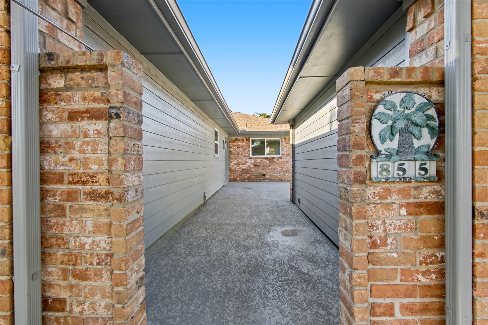 855 Silverpines Road Property Photo 6