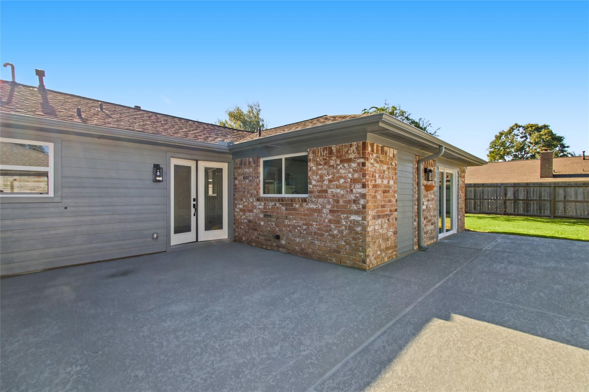855 Silverpines Road Property Photo 8