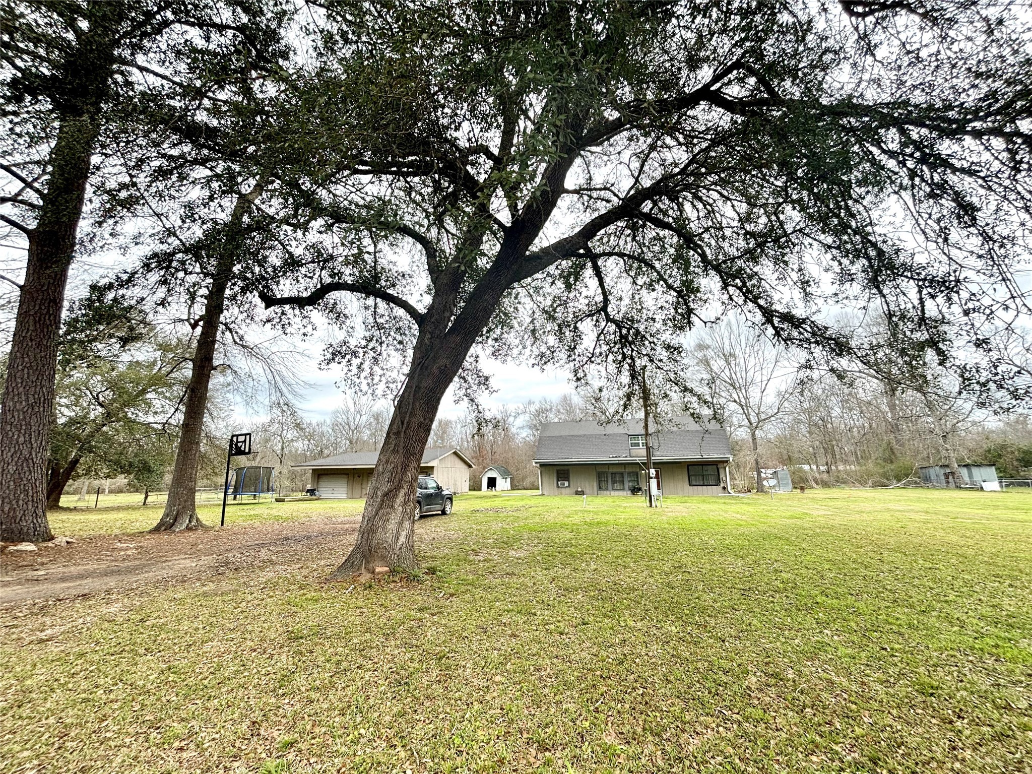 852 County Road 4110 Property Photo