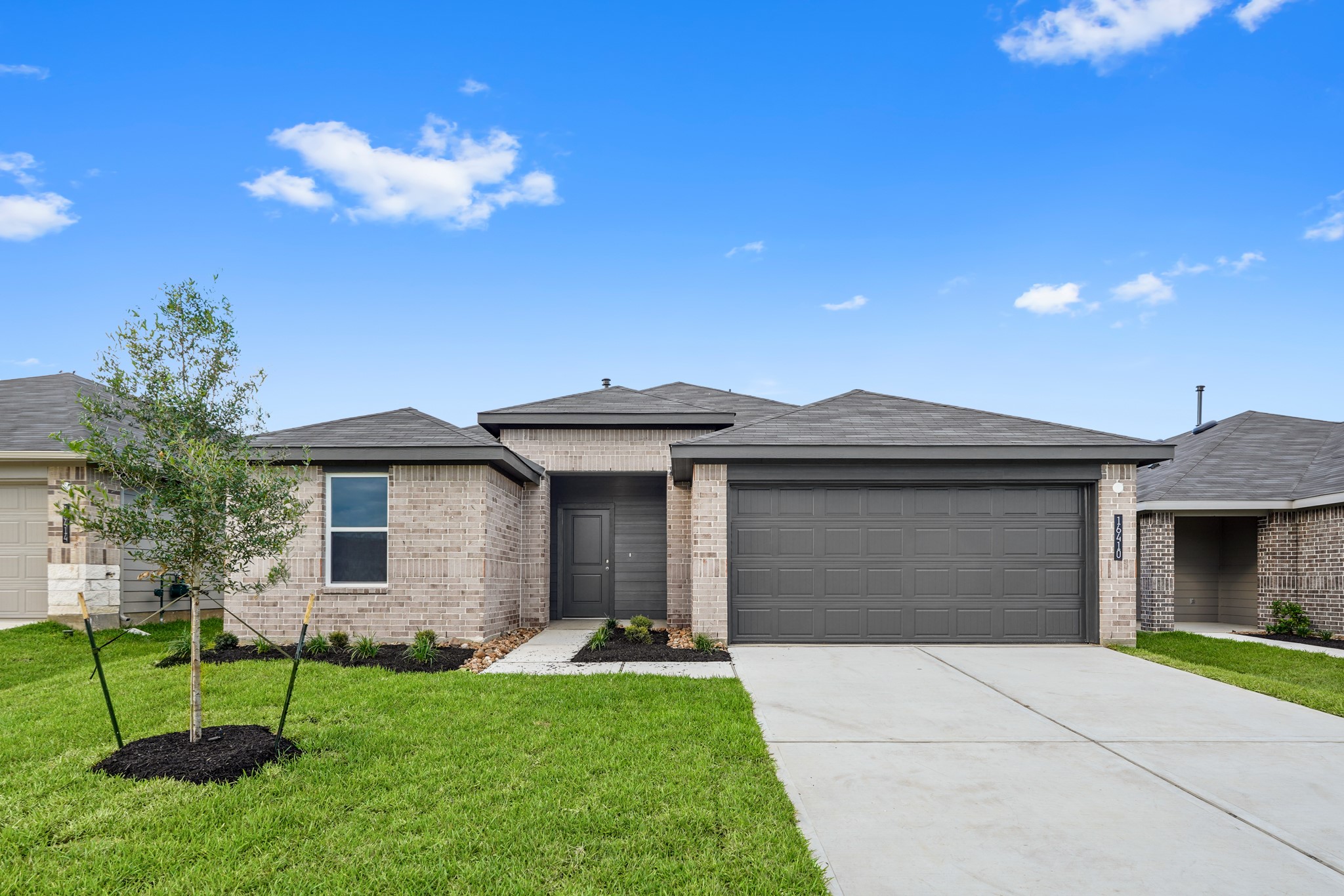 16410 Pinebrook Leaf Lane Property Photo