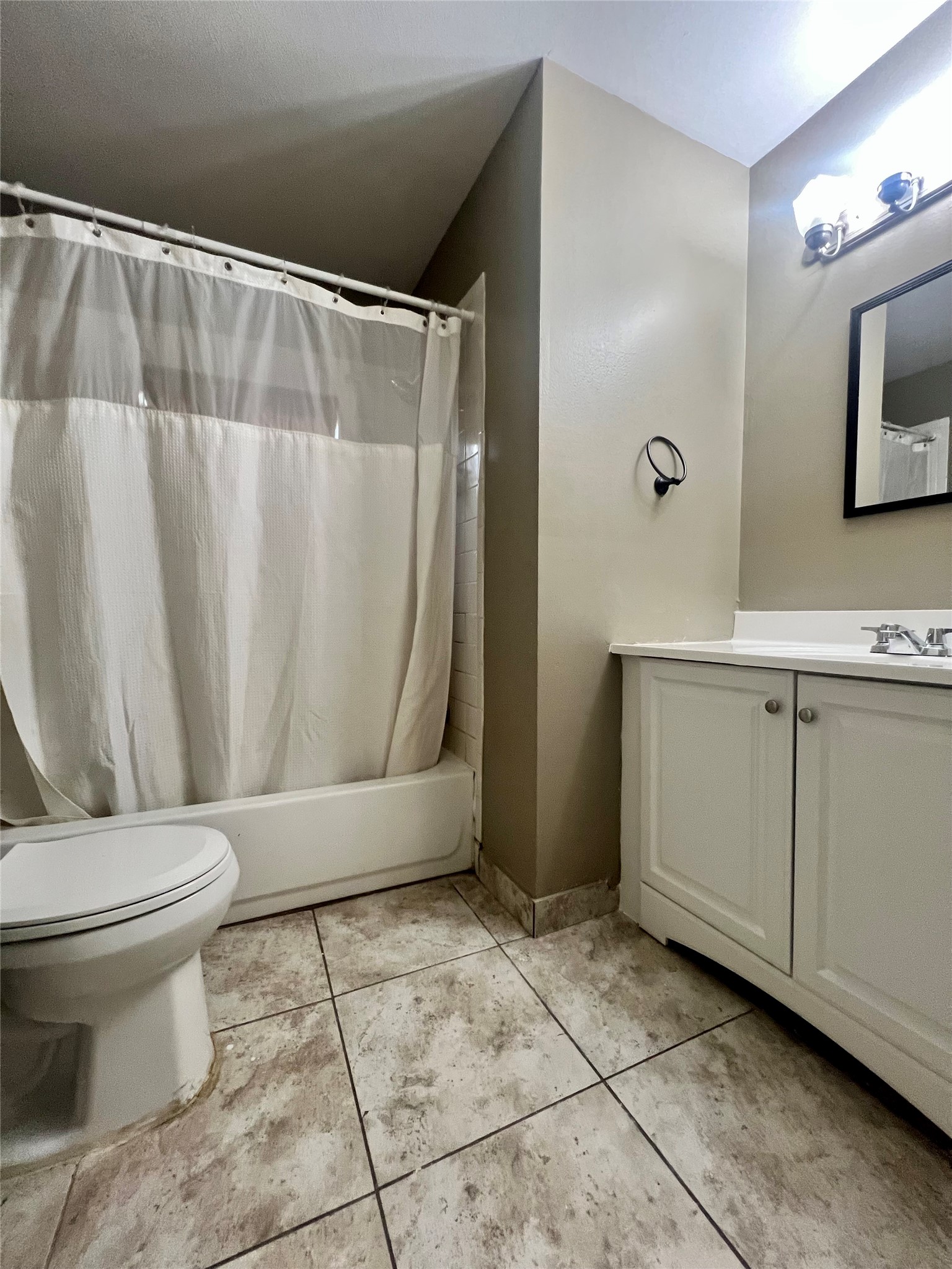 3022 Goodson Loop Property Photo 12