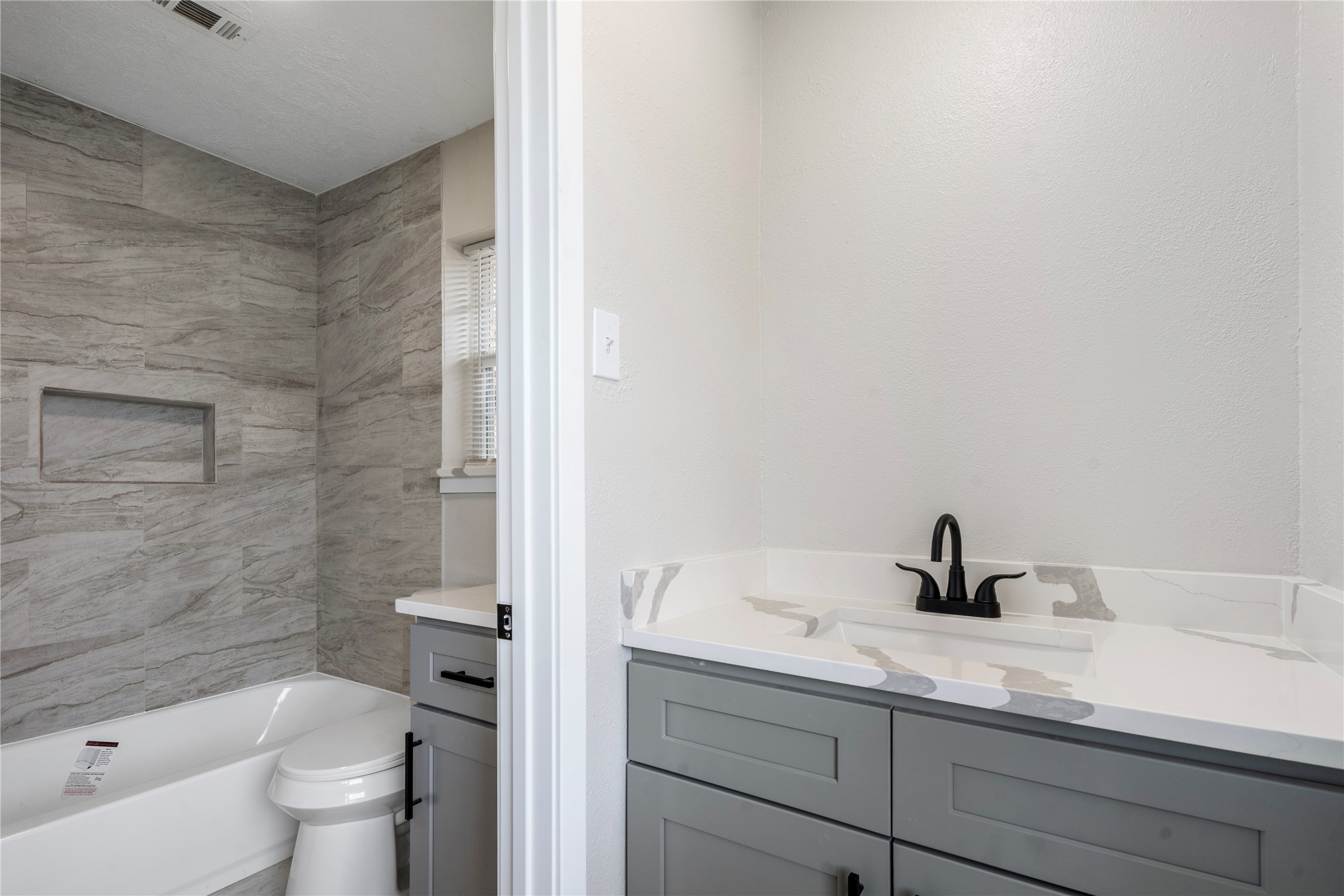 1446 Castle Glen Drive Property Photo 11