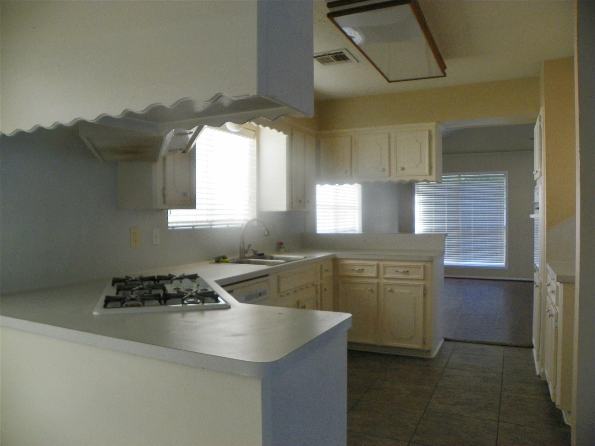 3450 Dawnwood Property Photo 7