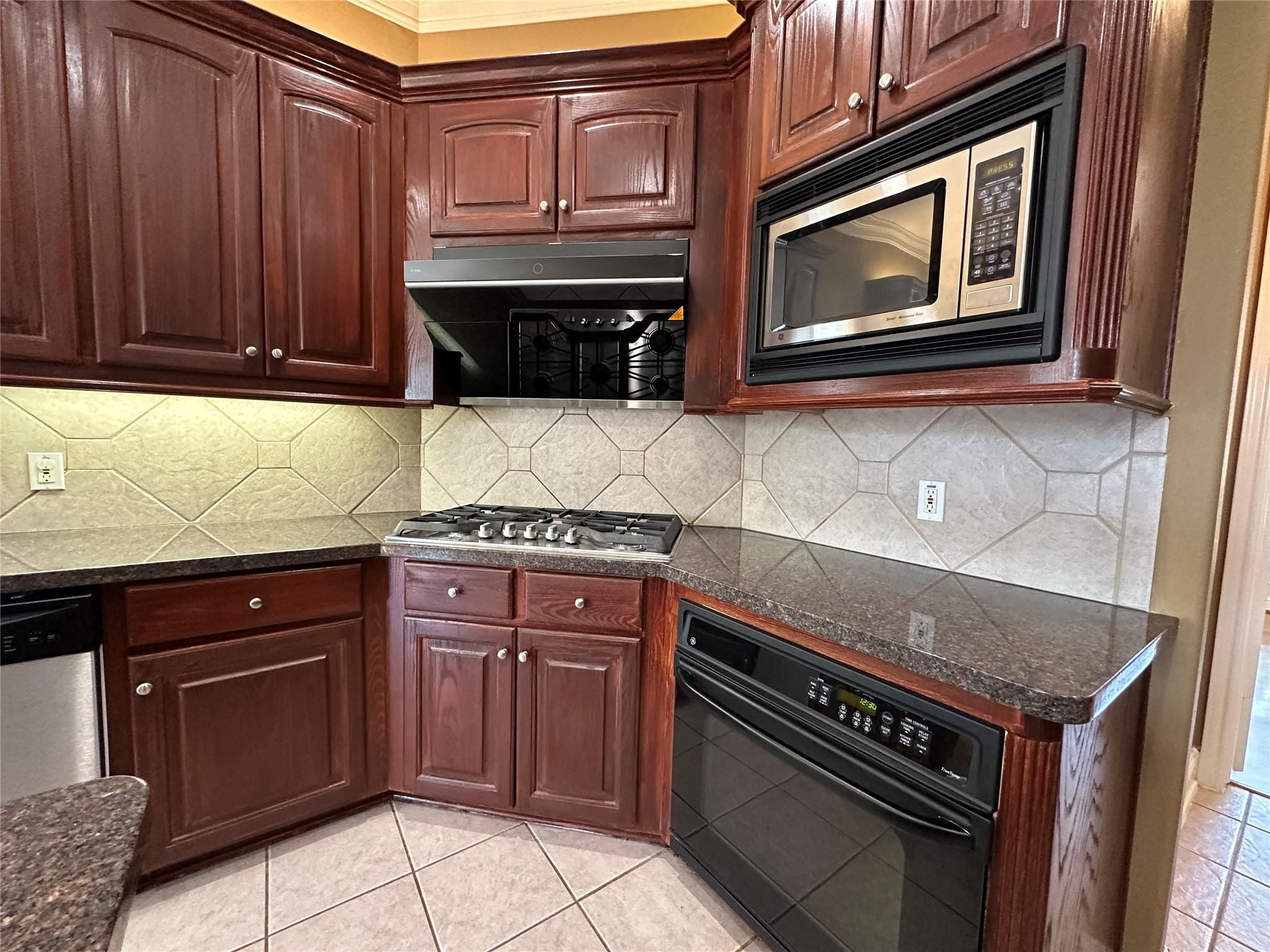 17 Ambleside Crescent Drive Property Photo 11