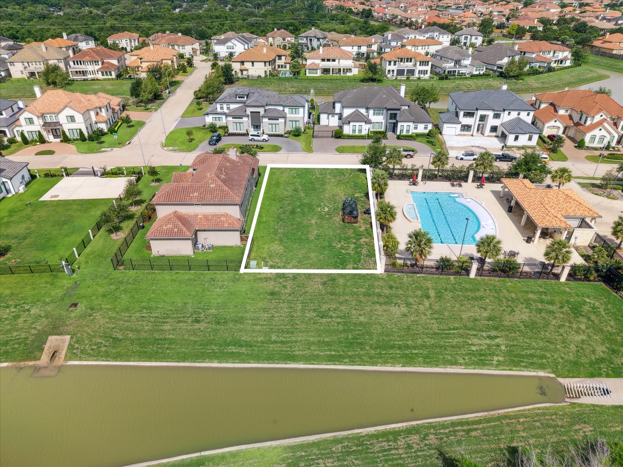 2219 Camden Creek Lane Property Photo 1