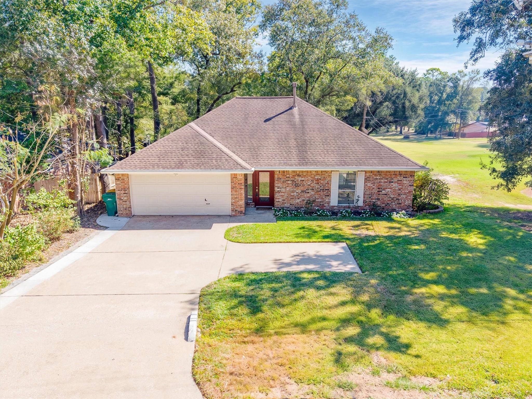149 Thunderbird Drive, Conroe Tx 77304 Property Photo 1
