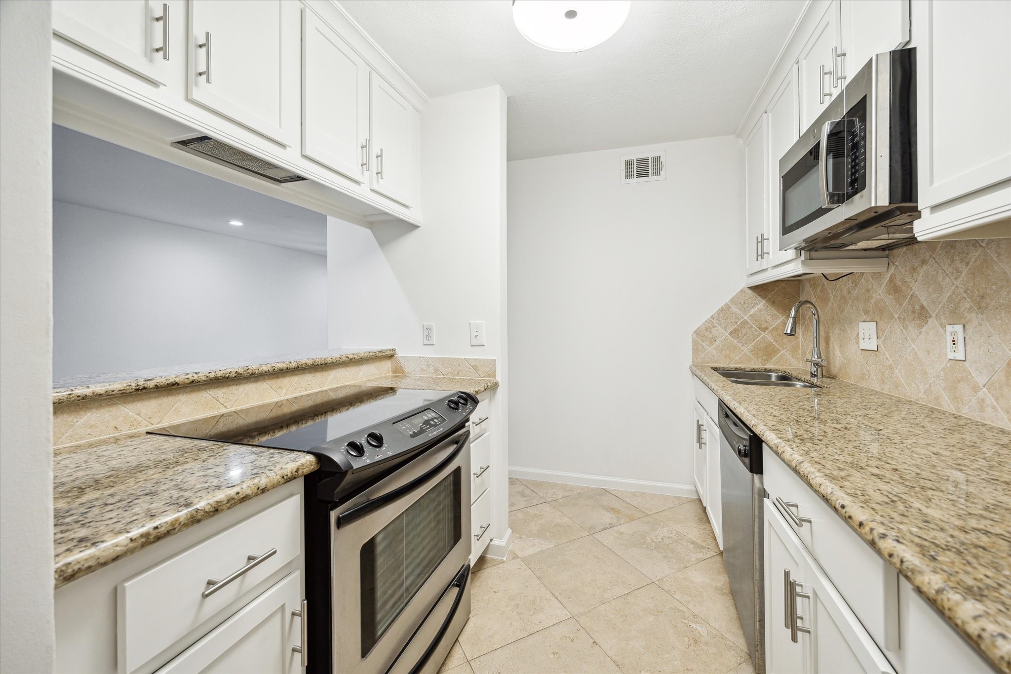 3131 Cummins Street 85 Property Photo 10