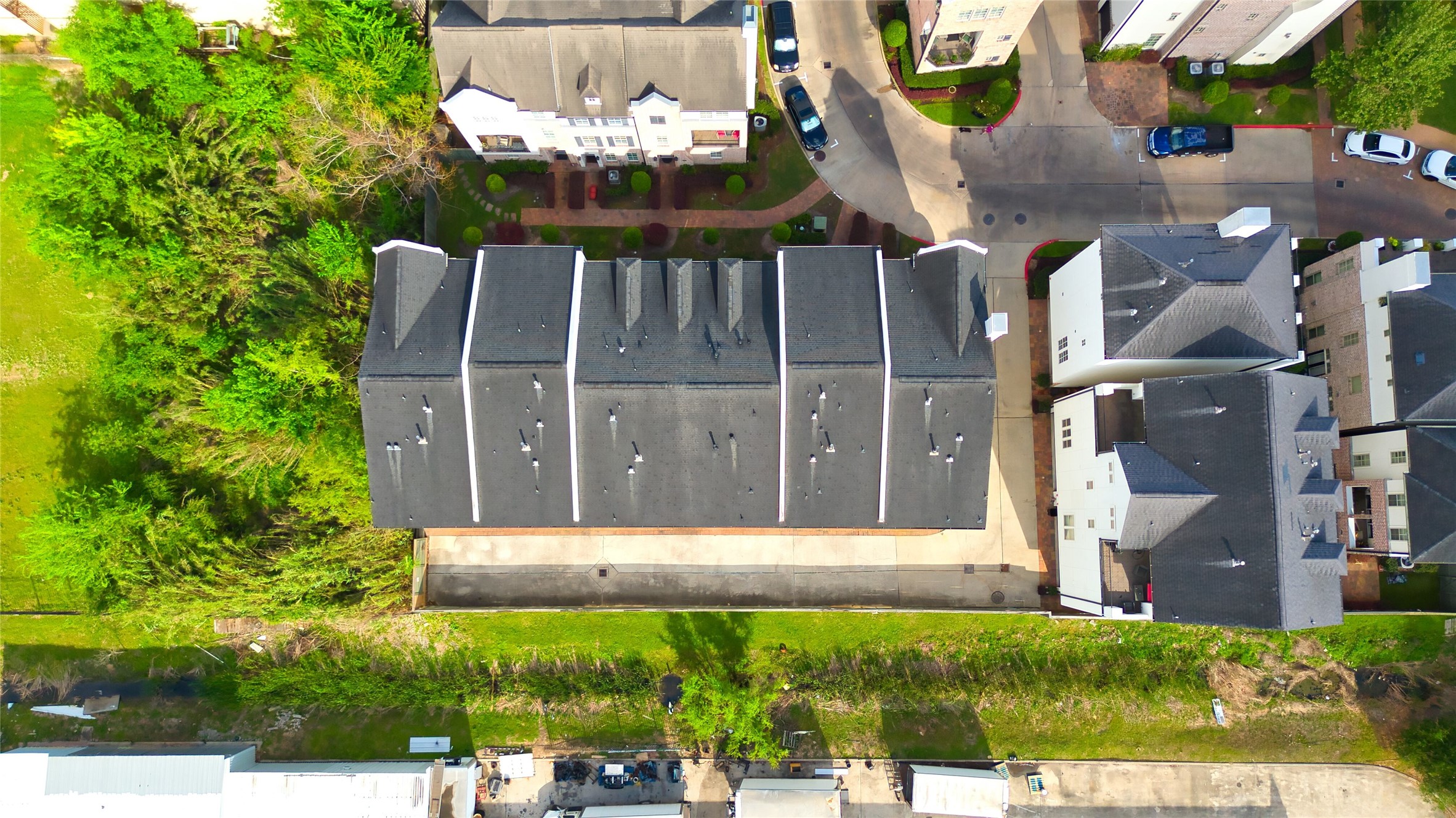 2029 Fannin Station N Property Photo 12