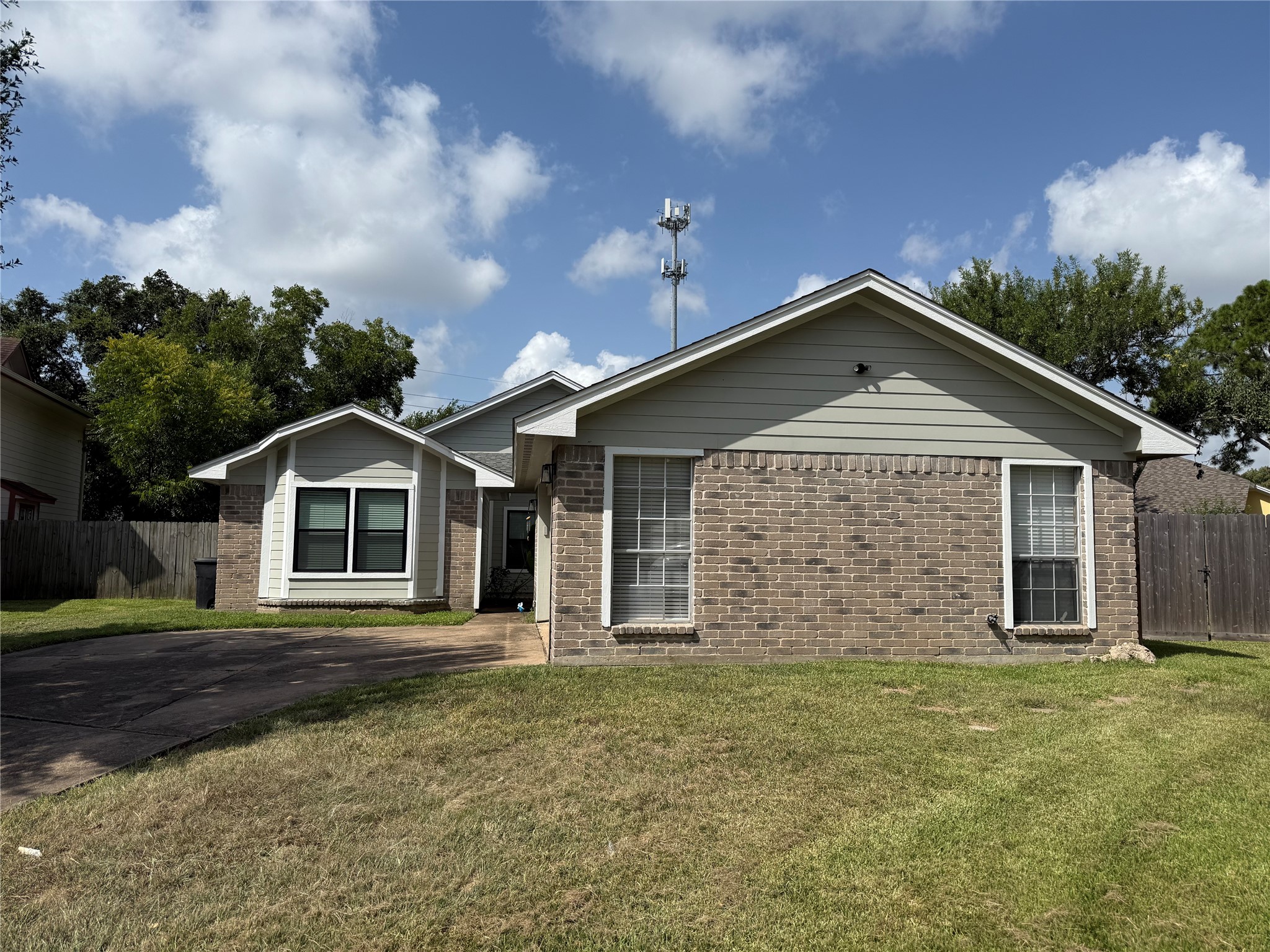1703 Windy Knoll Drive Property Photo 2