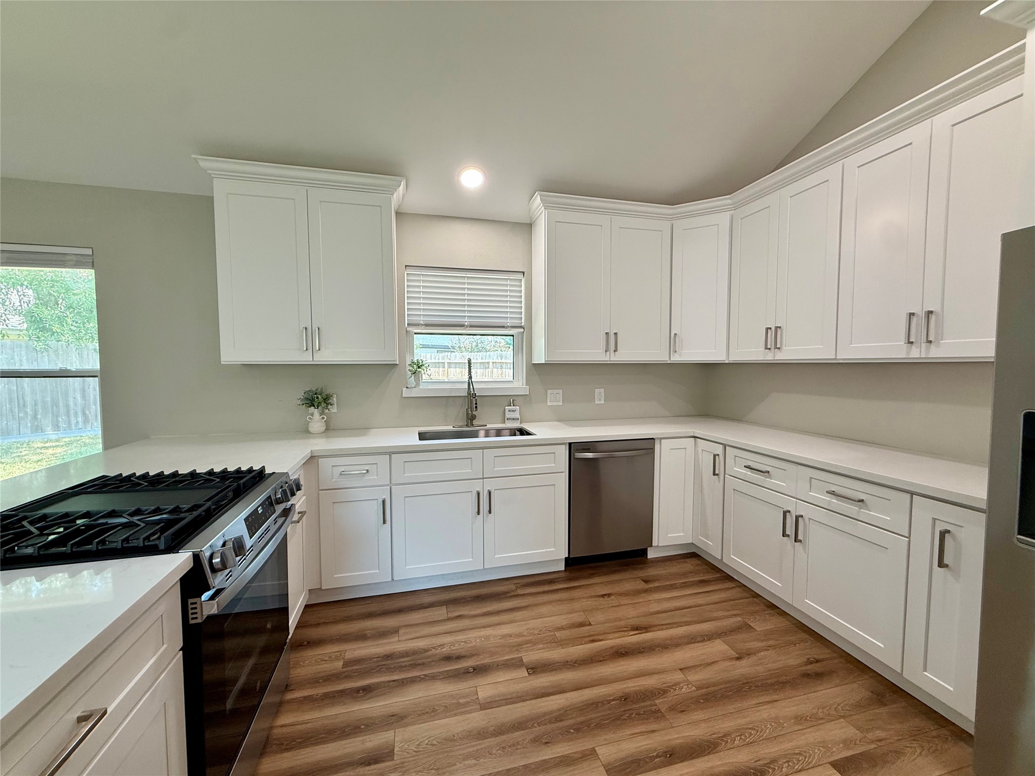 1703 Windy Knoll Drive Property Photo 8