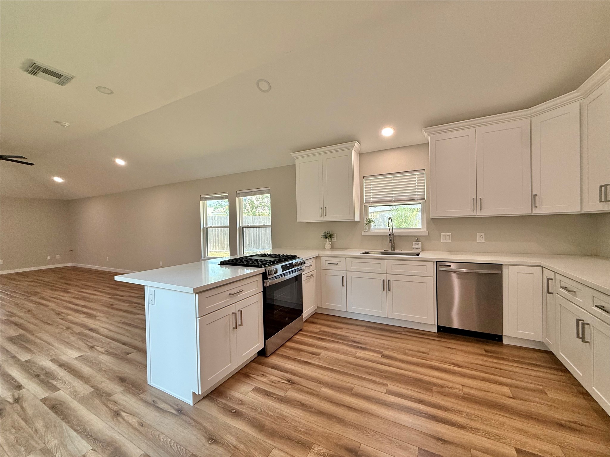 1703 Windy Knoll Drive Property Photo 9