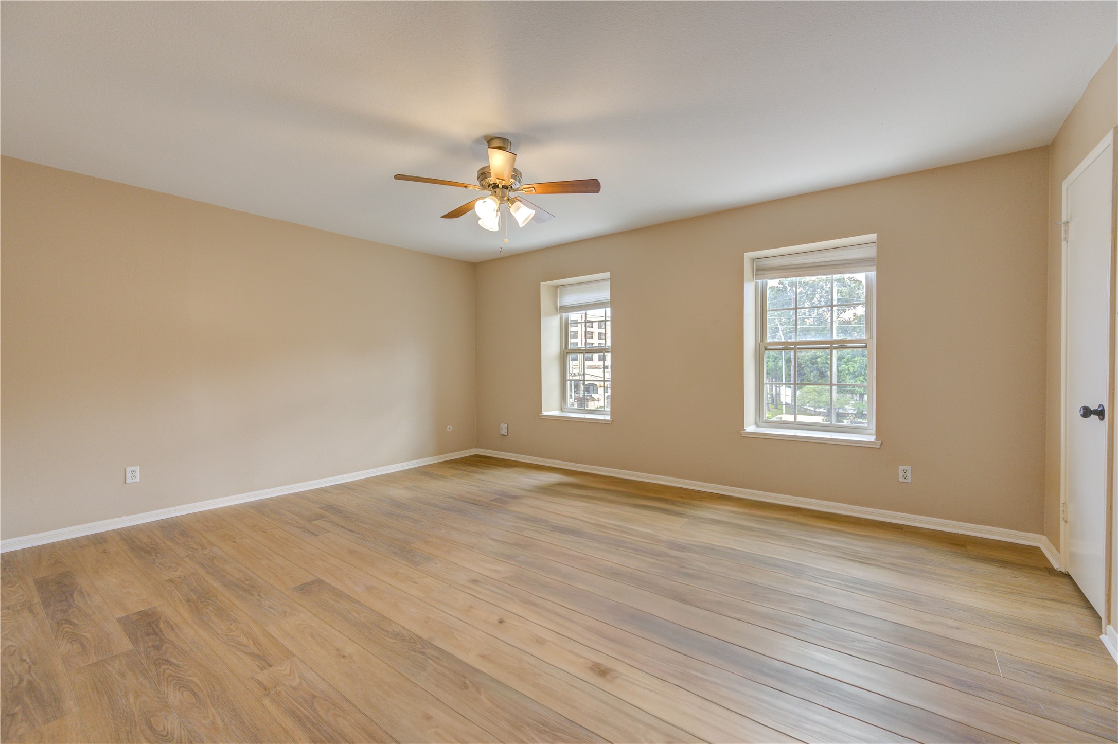 351 N Post Oak Lane 805 Property Photo 13