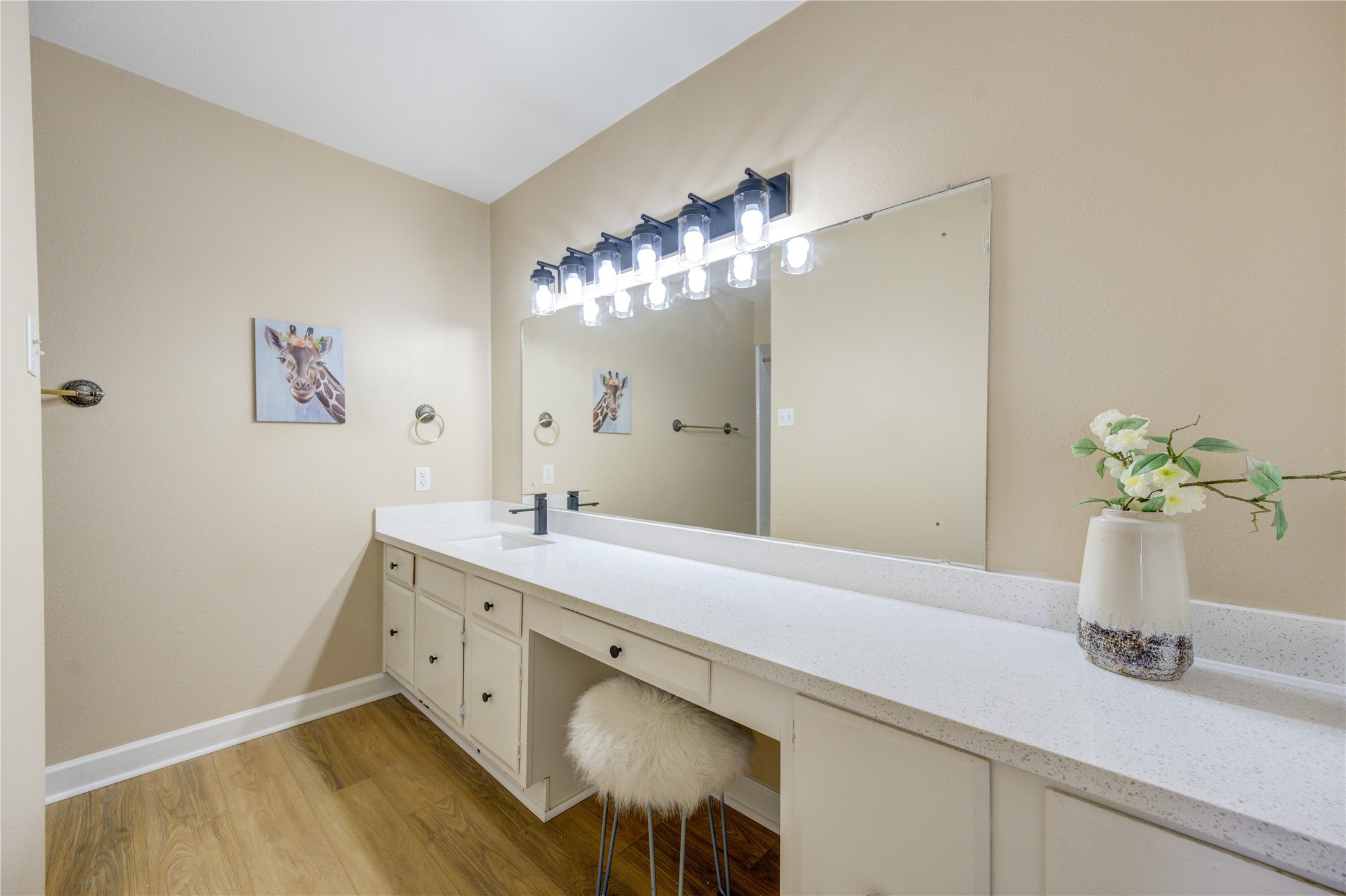 351 N Post Oak Lane 805 Property Photo 17