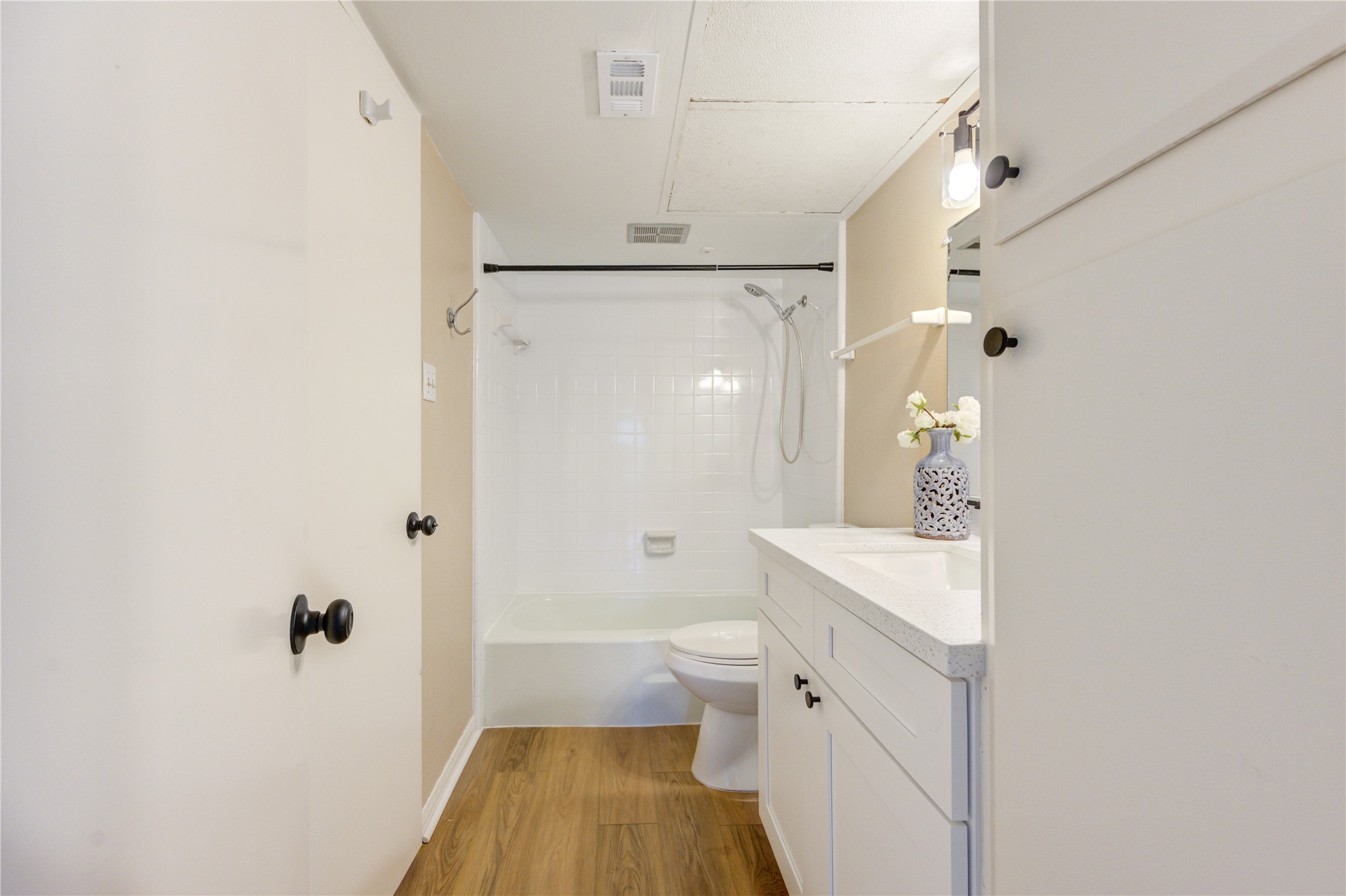 351 N Post Oak Lane 805 Property Photo 23