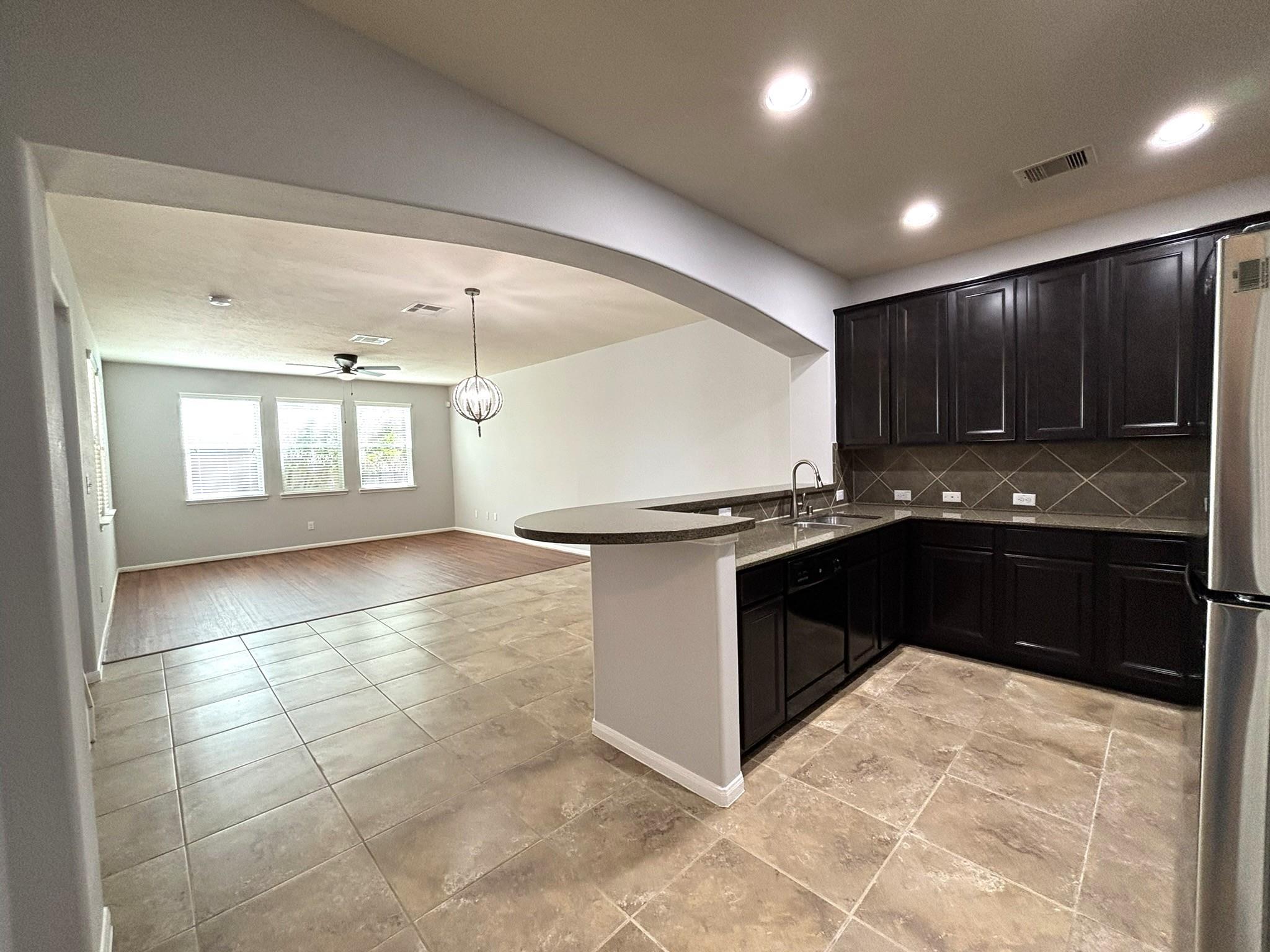 8415 Sunset Loch Drive Property Photo 6