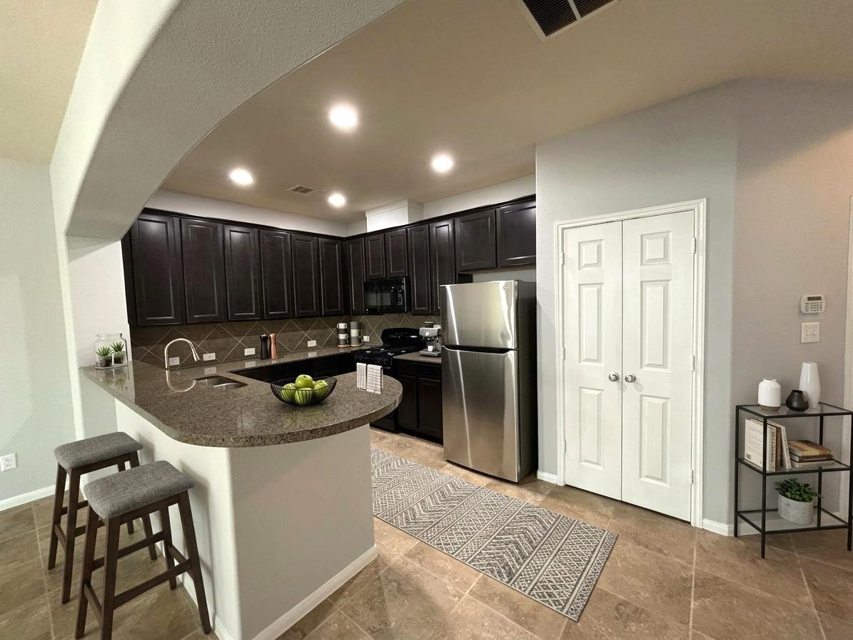 8415 Sunset Loch Drive Property Photo 7