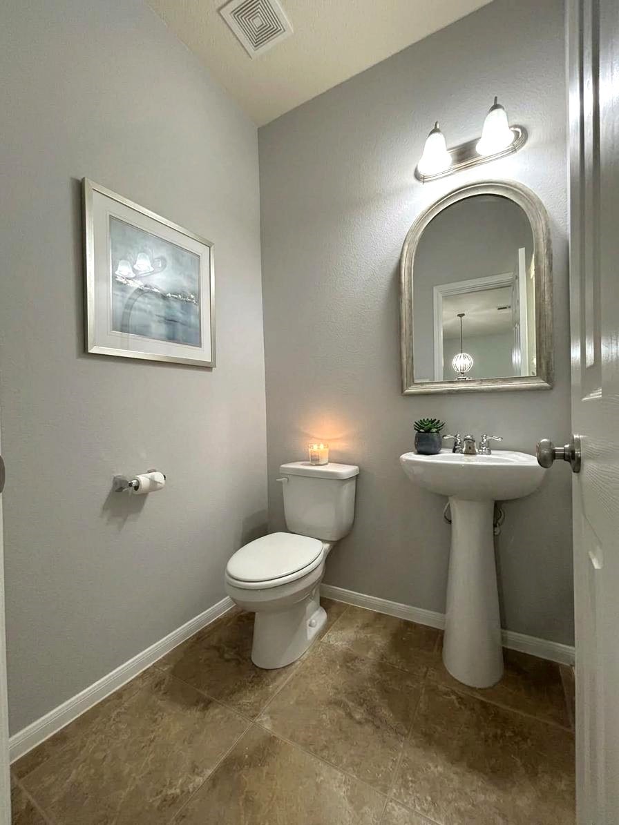 8415 Sunset Loch Drive Property Photo 9