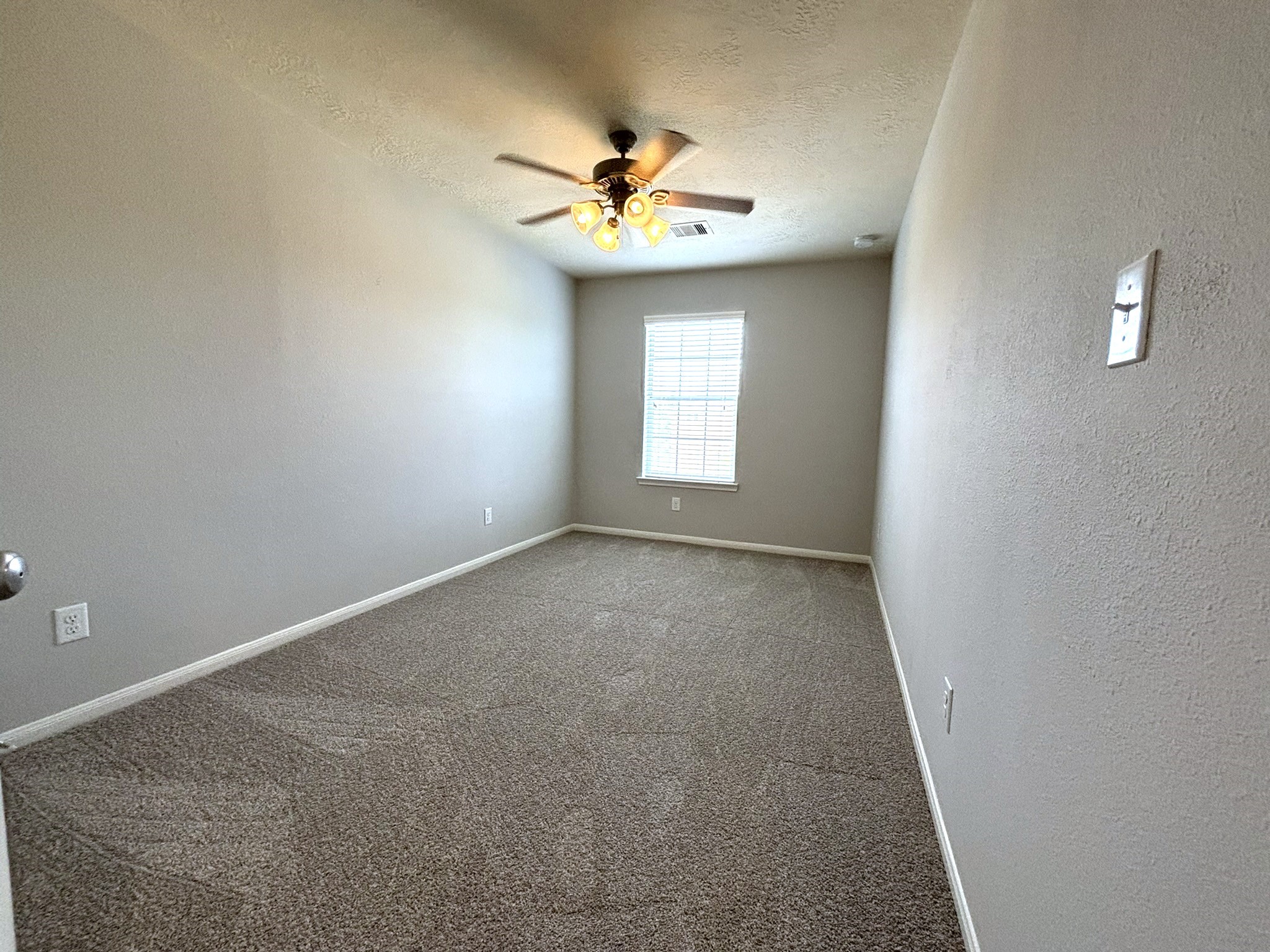 8415 Sunset Loch Drive Property Photo 14