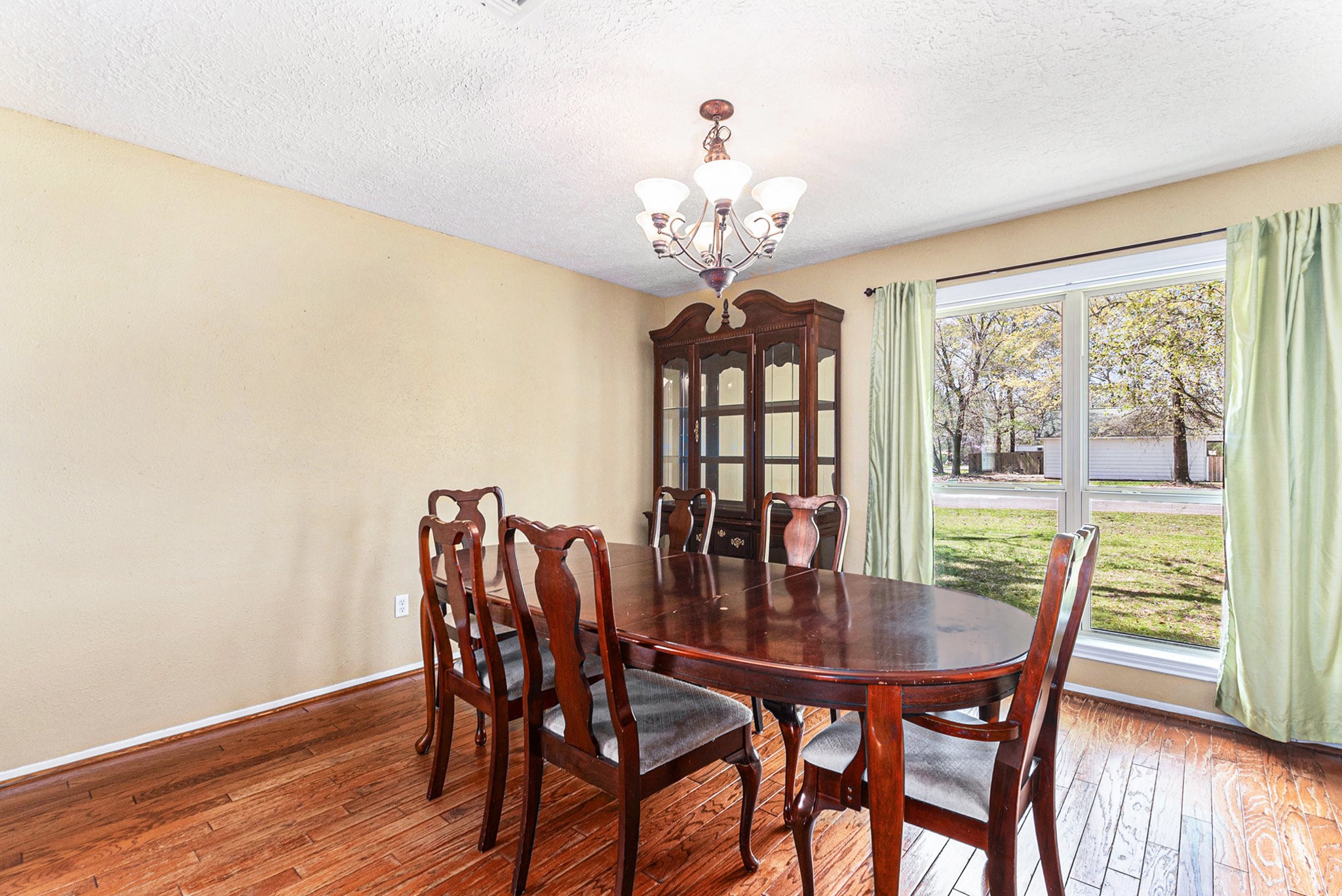 19331 E Lakeshore Drive Property Photo 4