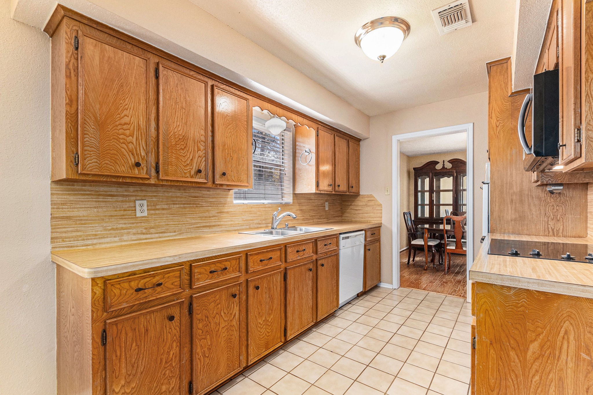 19331 E Lakeshore Drive Property Photo 5