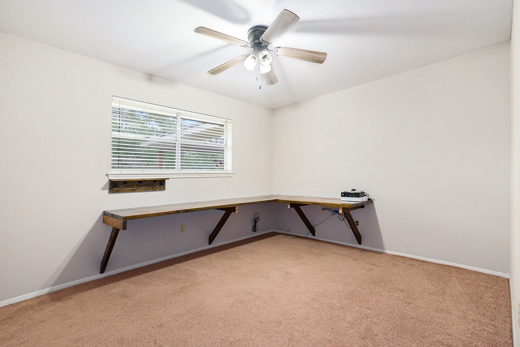 19331 E Lakeshore Drive Property Photo 14