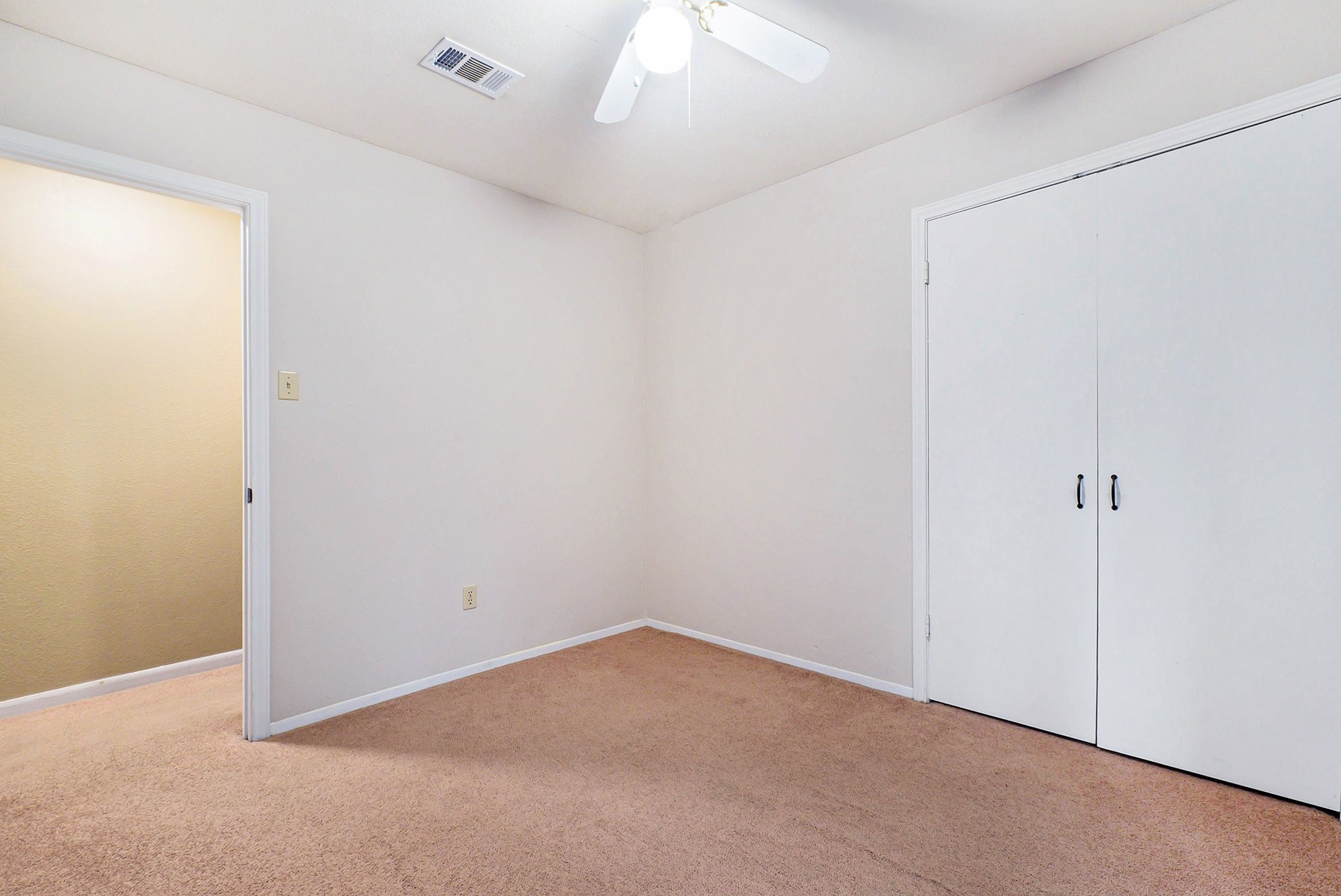 19331 E Lakeshore Drive Property Photo 17