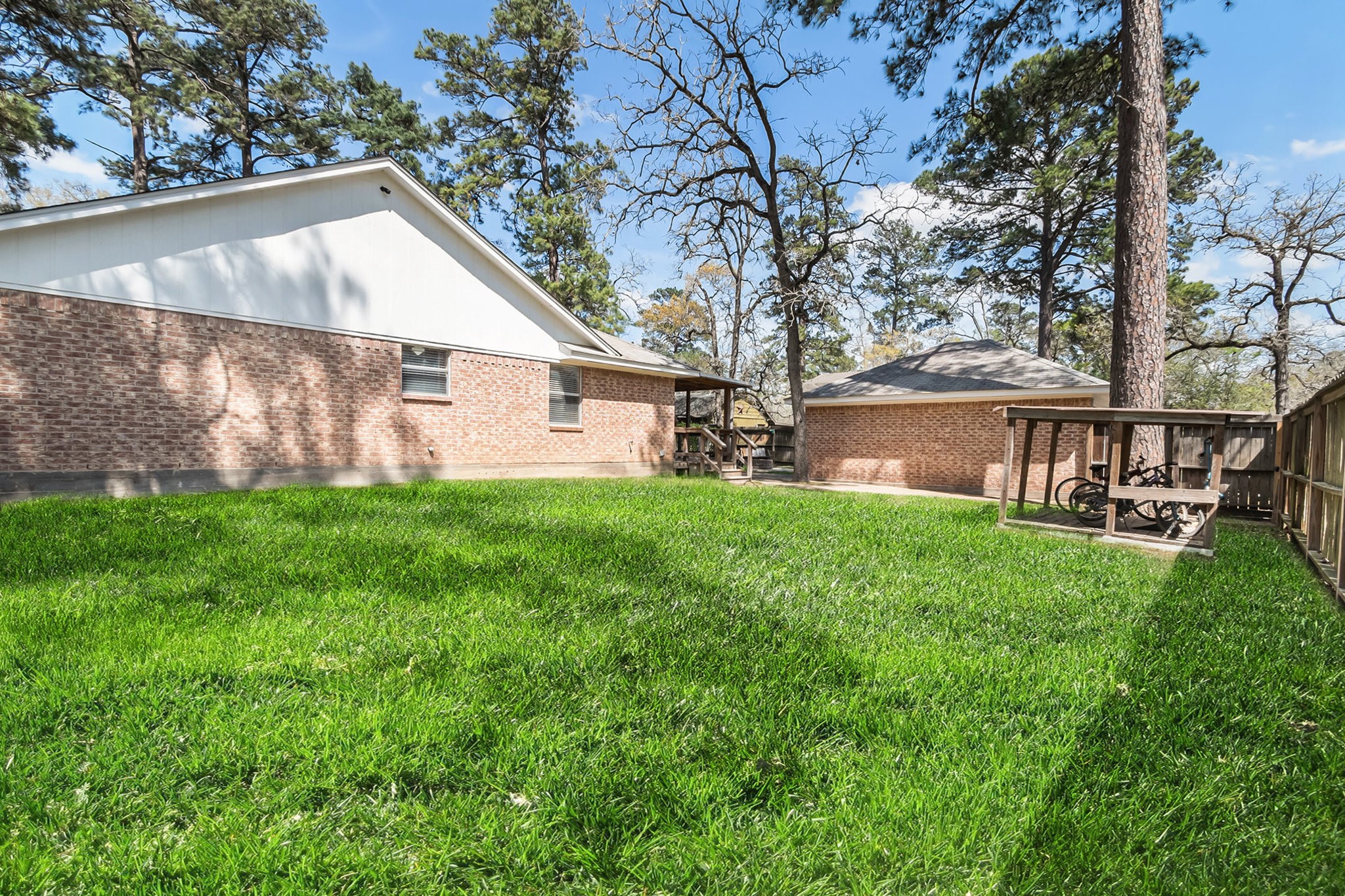 19331 E Lakeshore Drive Property Photo 21