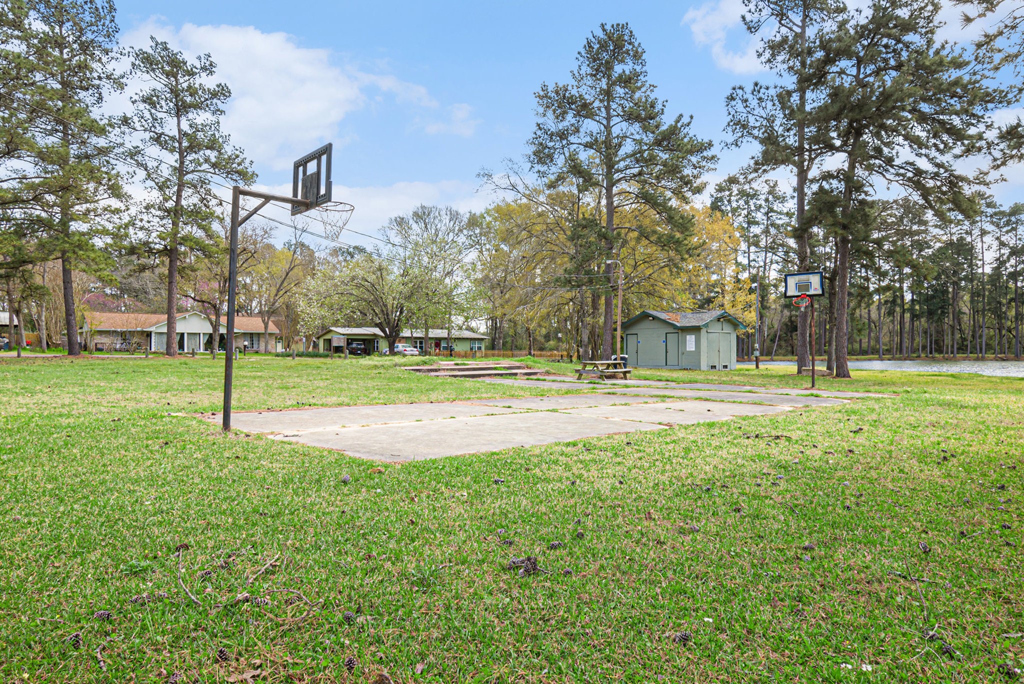19331 E Lakeshore Drive Property Photo 23