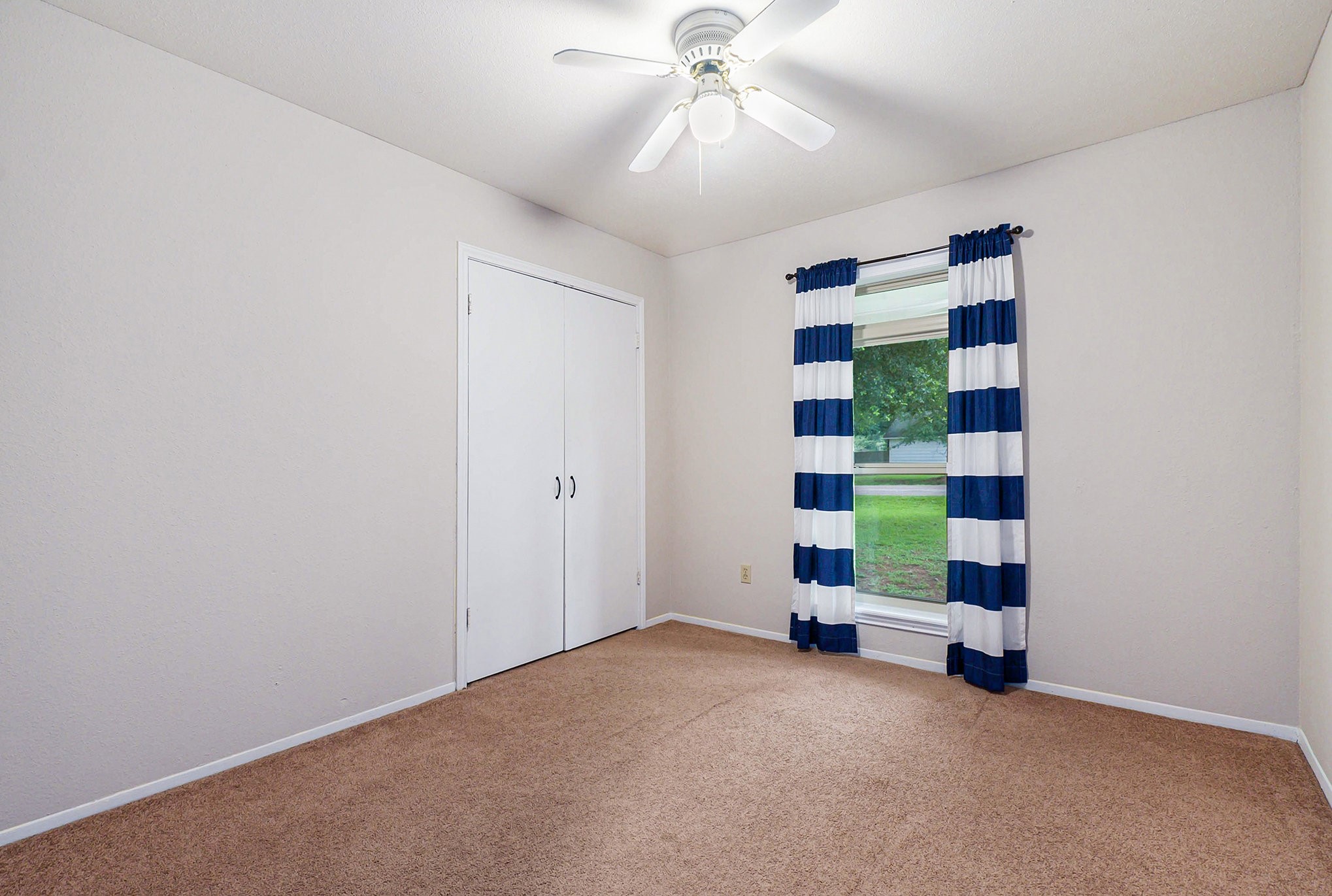 19331 E Lakeshore Drive Property Photo 29