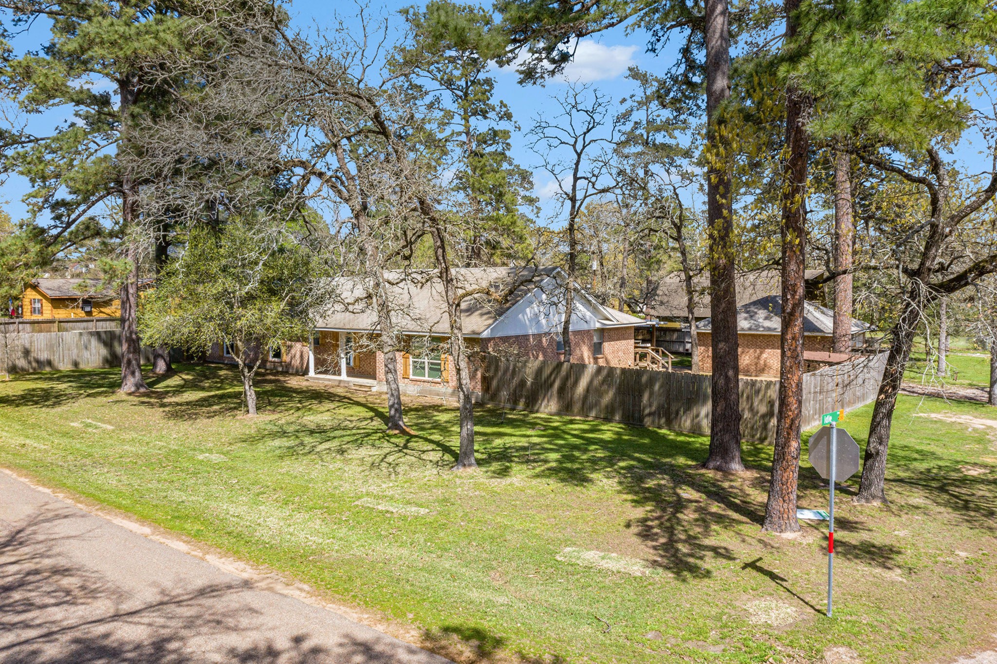 19331 E Lakeshore Drive Property Photo 35