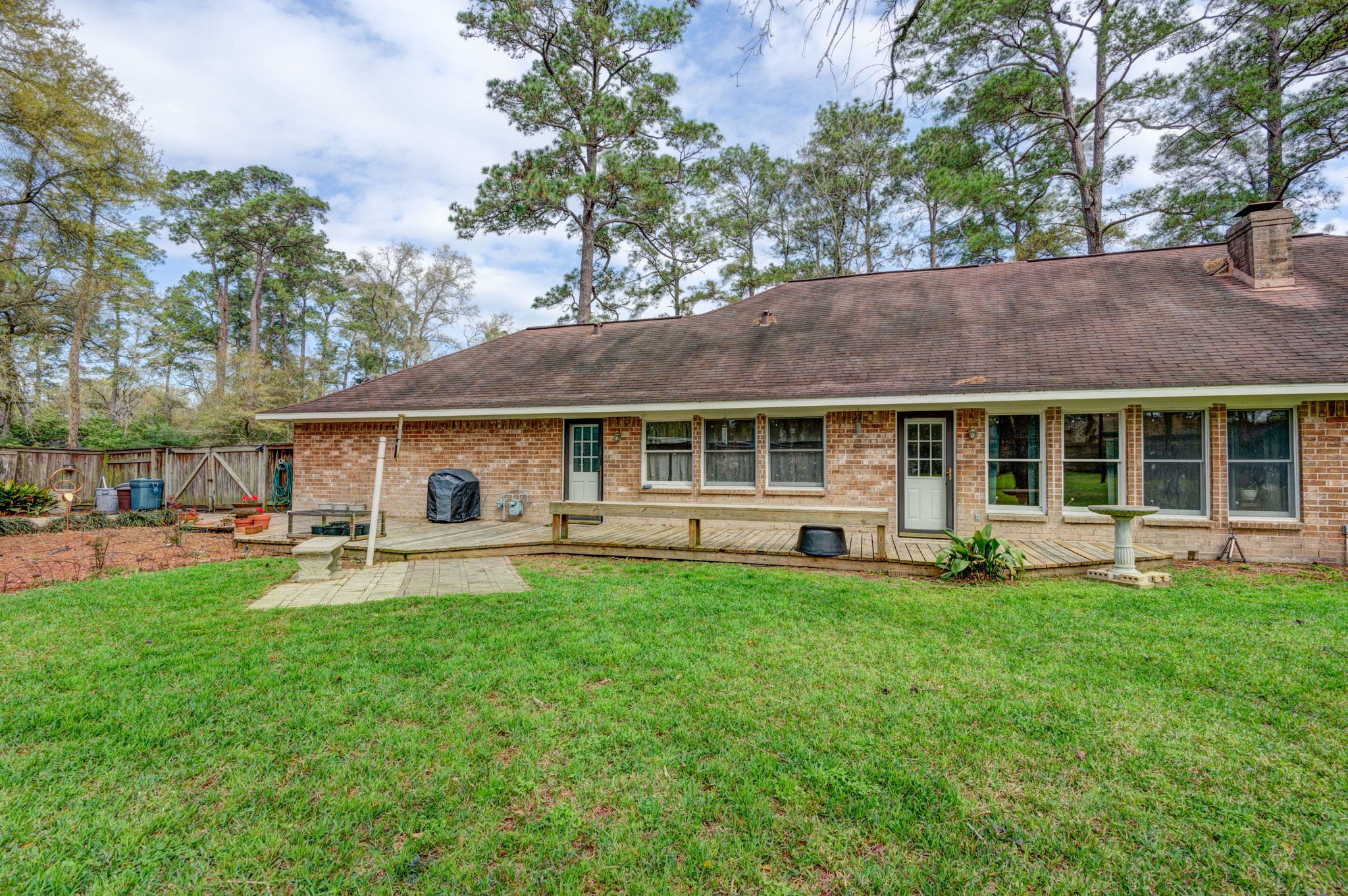 19331 E Lakeshore Drive Property Photo 37