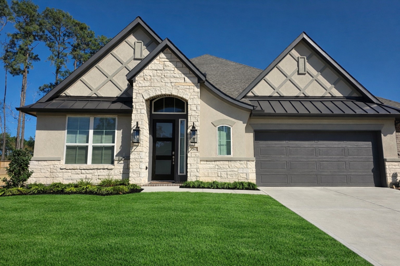 22045 Gateway Arch Drive Property Photo 1