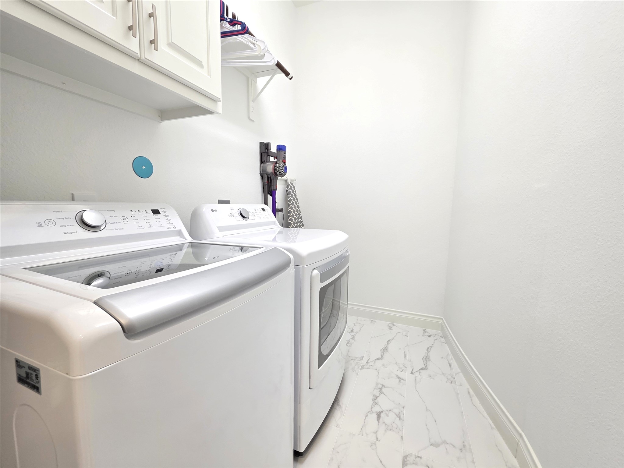 22045 Gateway Arch Drive Property Photo 24