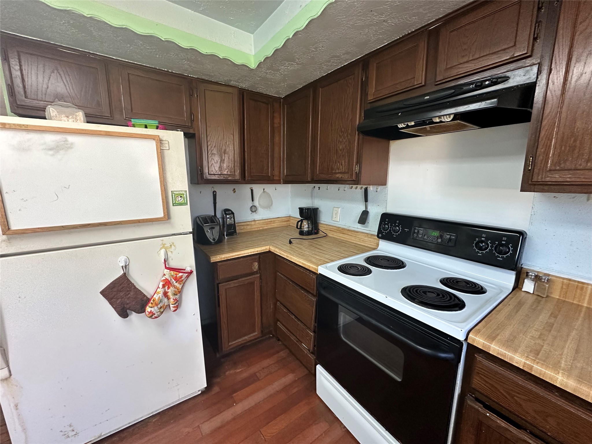 10415 Towne Oak Lane Property Photo 4