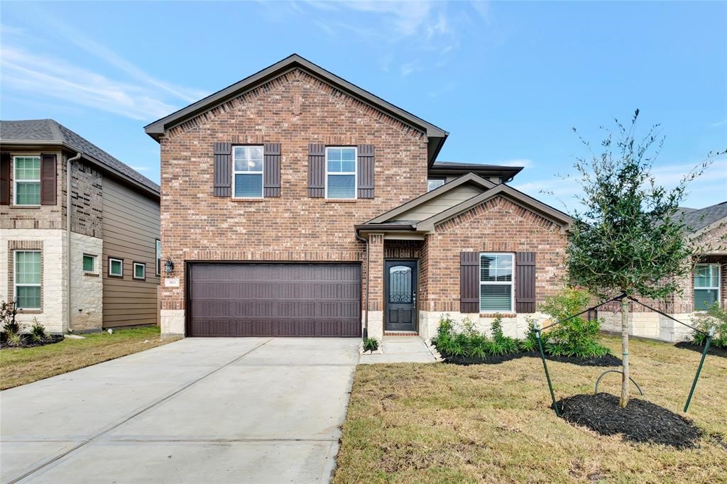 903 Cloverdale Drive Property Photo 1