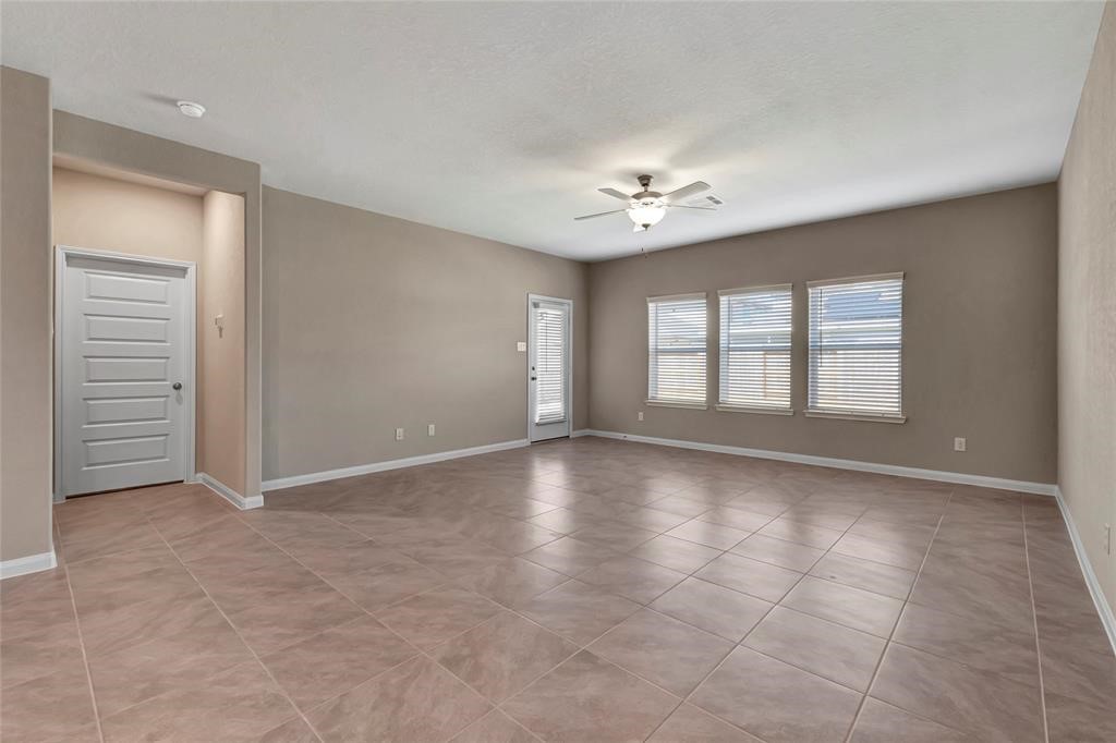 903 Cloverdale Drive Property Photo 10