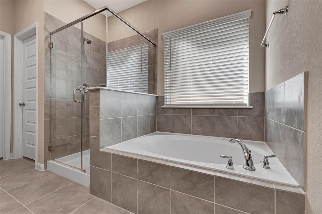 903 Cloverdale Drive Property Photo 12