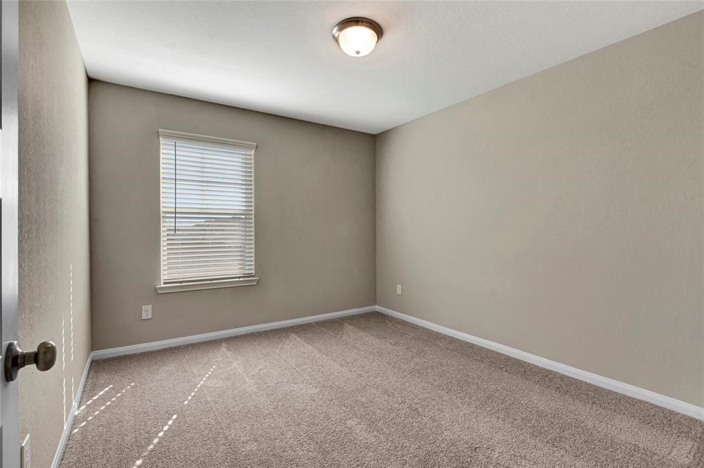 903 Cloverdale Drive Property Photo 16