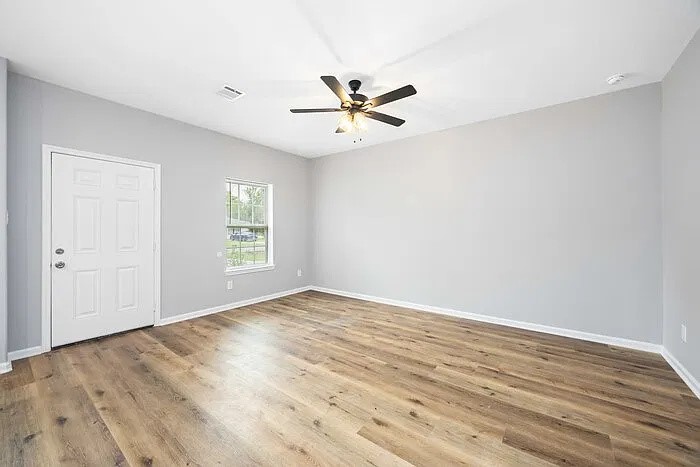 4507 White Rock Street B Property Photo 9