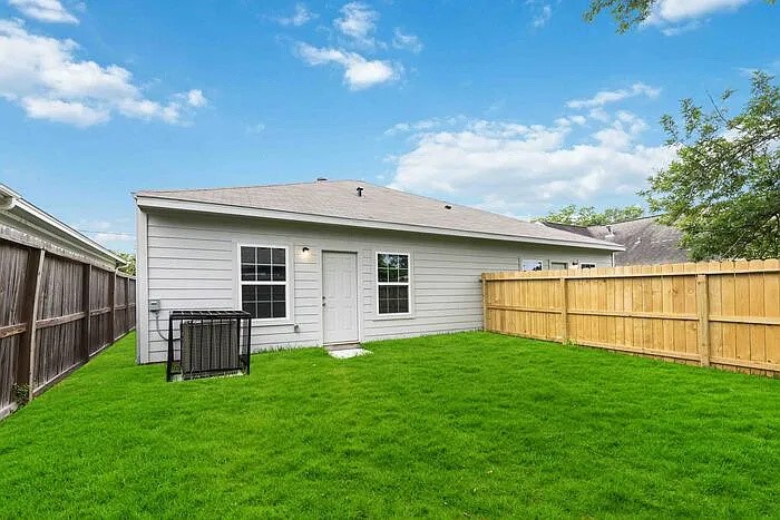 4507 White Rock Street B Property Photo 24