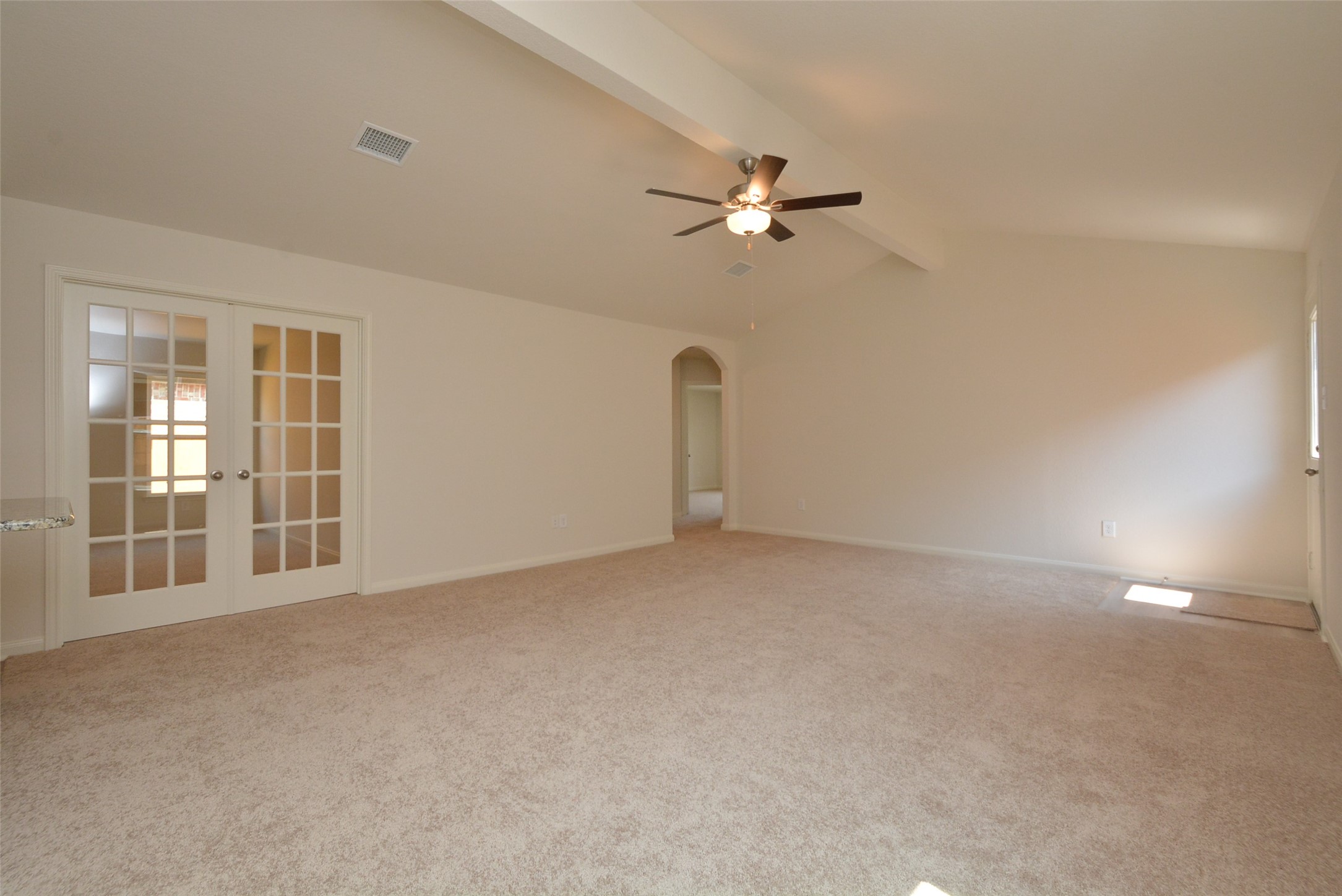 22426 Kennons Way Property Photo 3