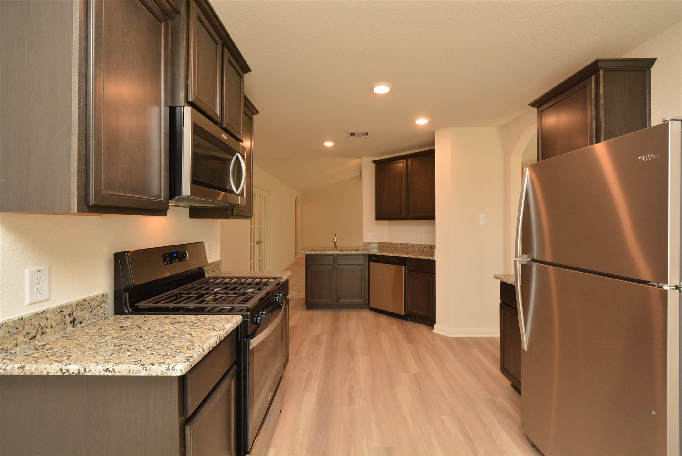 22426 Kennons Way Property Photo 4