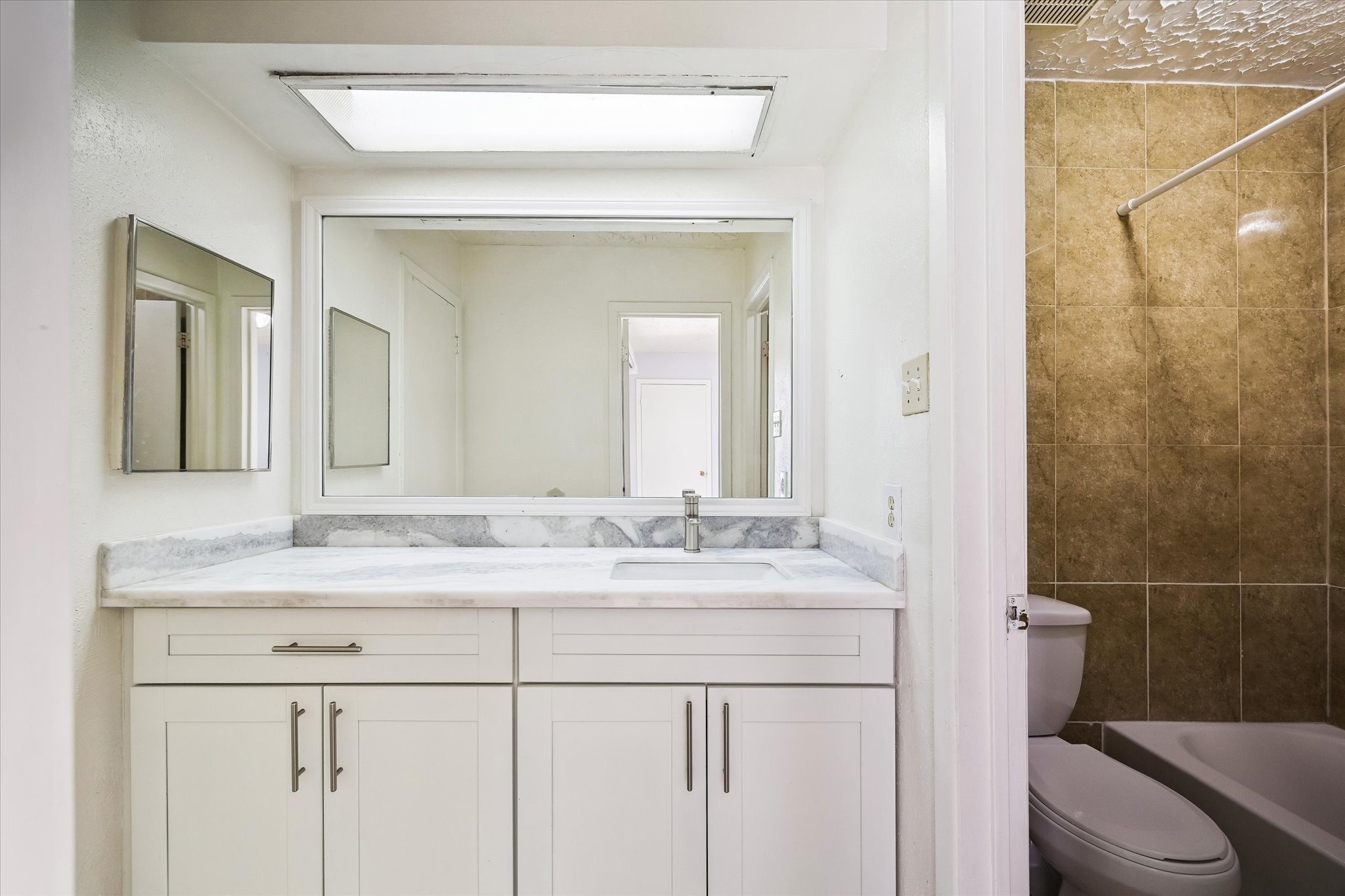 6407 S Briar Bayou Drive Property Photo 8