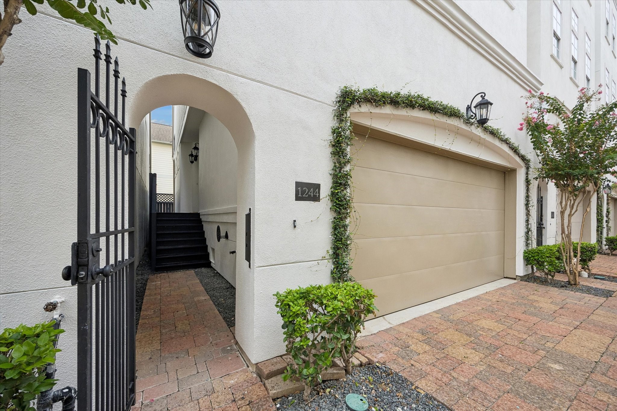 1244 W 23rd Street Property Photo 1