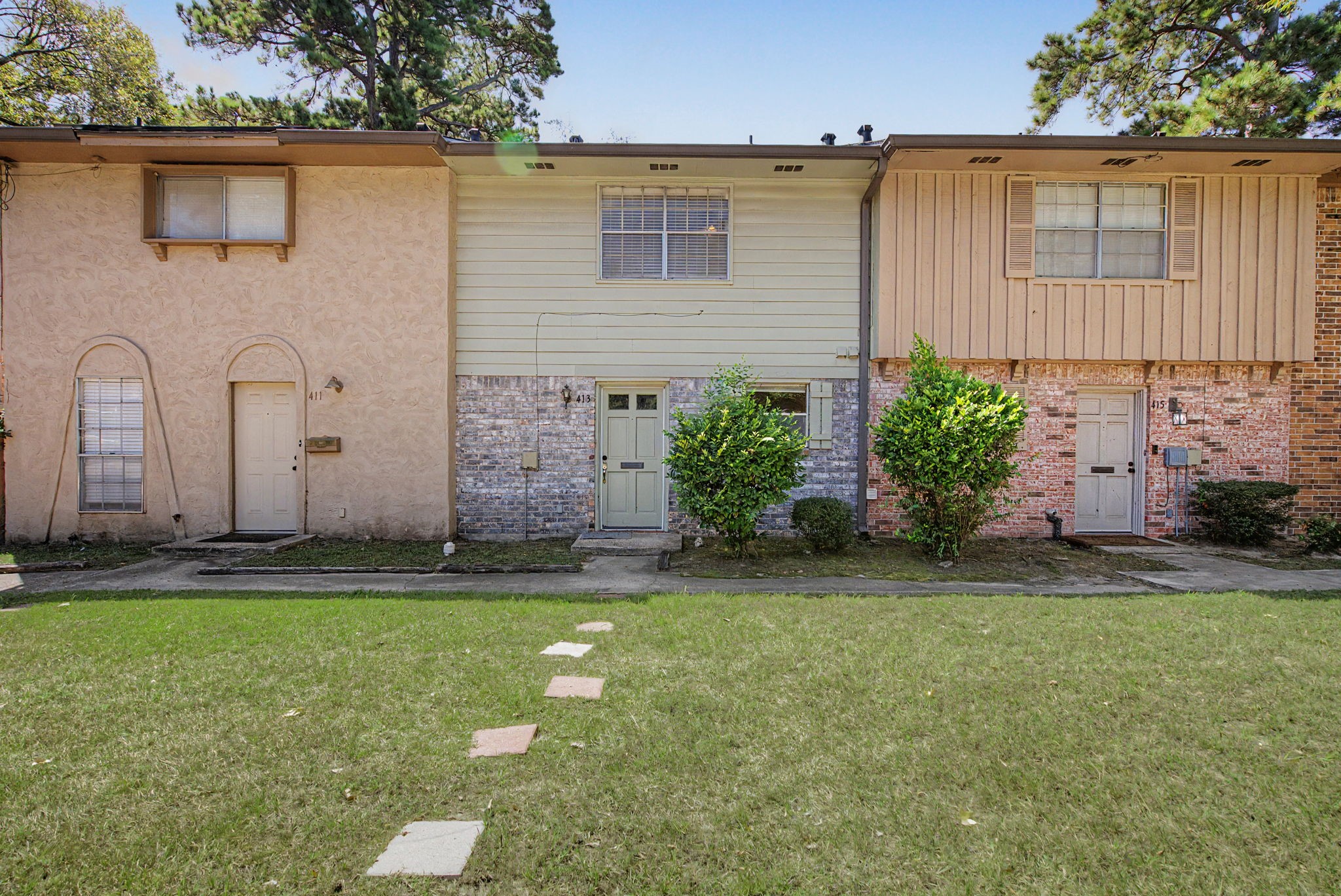 413 W Semands Avenue Property Photo 1