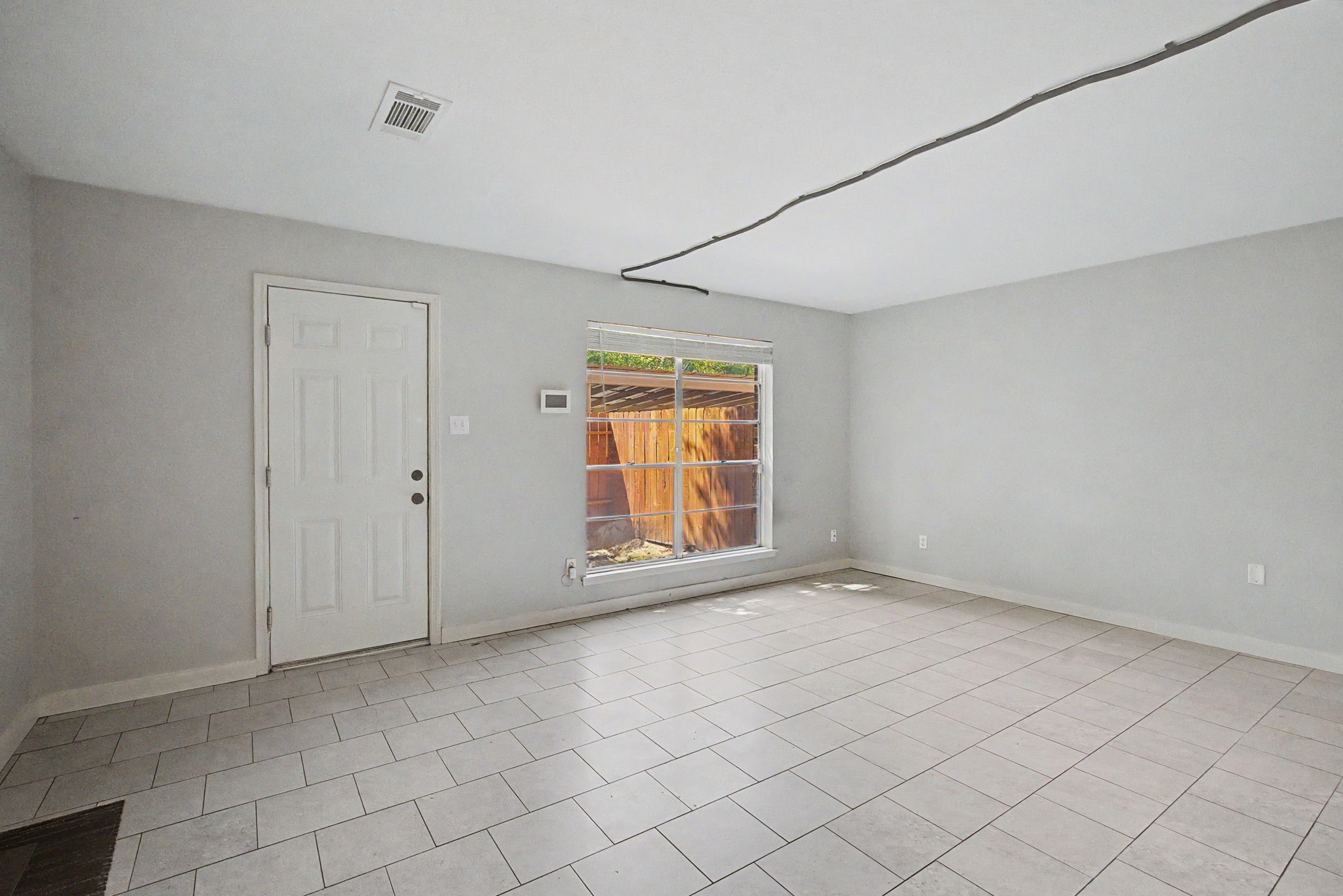 413 W Semands Avenue Property Photo 3
